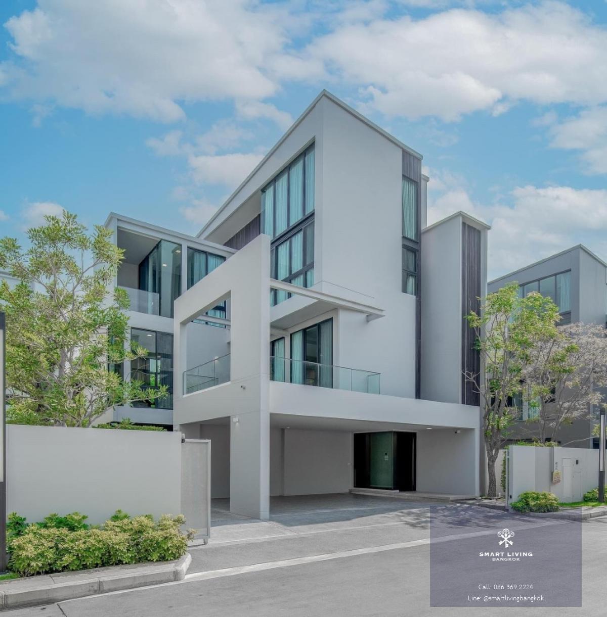 📢👇 Luxury 3 storey house with lift and fully furnished for rent at Vive 2 Krungthep Kreetha (Behind Willington school).Transportation is convenient on many routes , near Si Rat Expressway (Rama 9 toll).❌ no pets❌ no smoking