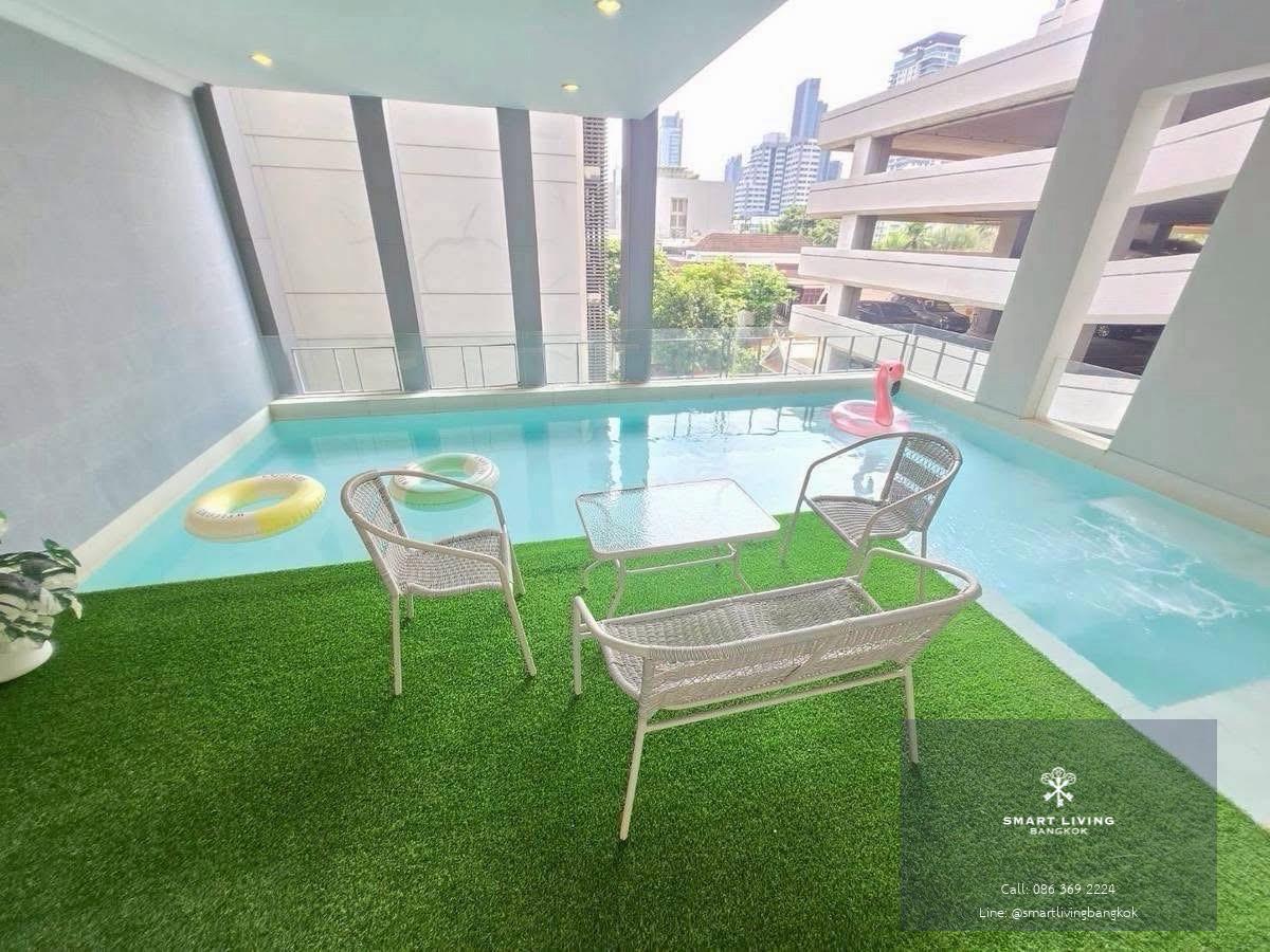 บ้านหรูให้เช่า / ขาย ใกล้ BTS พร้อมพงษ์ 4 ห้องนอน พร้อมสระว่ายน้ำและลิฟต์ส่วนตัว