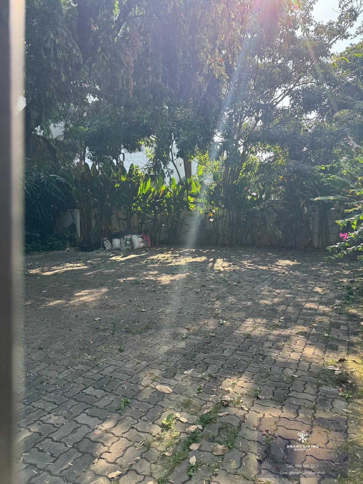 ให้เช่า ที่ดิน  Land Sukhumvit  75 ตร.วา  300 ตร.ม. ใกล้  BTS  Phromphong