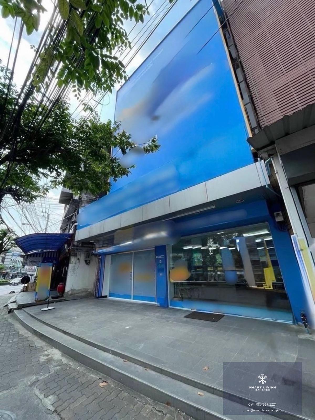 📢 โอกาสทองนักลงทุน! อาคารพาณิชย์ 4 ชั้น พัฒนาการ ขายต่ำกว่าราคาประเมิน พร้อมสัญญาเช่าถึงปี 2571 ลงทุนวันนี้ รับรายได้ต่อเนื่องทันที!