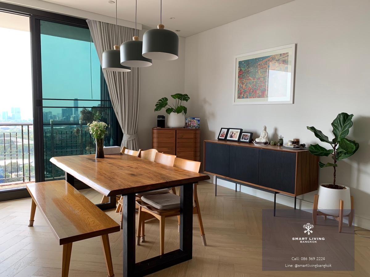 ขายคอนโดลักชัวรี  ไซส์ใหญ่ 160 ตร.ม. 3 ห้องนอน 4 ห้องน้ำ (Pet-Friendly) ชั้นสูง วิวเมือง CBD ใกล้ Emsphere และ BTS/MRT