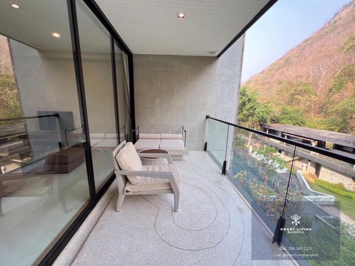 คอนโดวิวภูเขา ระเบียงกว้างพร้อมอ่างอาบน้ำกลางแจ้ง บนถนนธนะรัชต์ เขาใหญ่