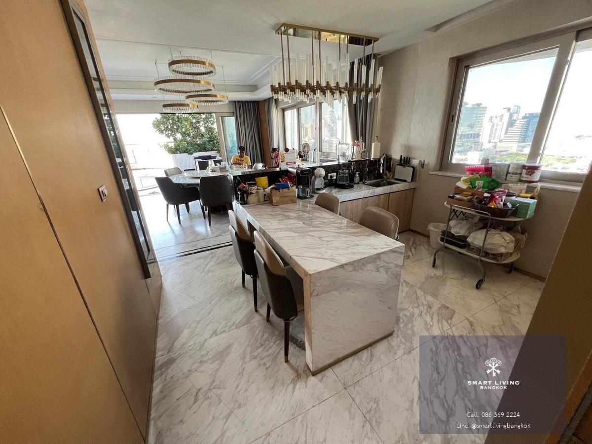 📢👇อยู่หรือลงทุนห้องดูเพล็กซ์หรู พร้อมสระว่ายน้ำส่วนตัวและวิวเมืองแบบพาโนรามา สามารถเดินไปเอ็มโพเรียมได้