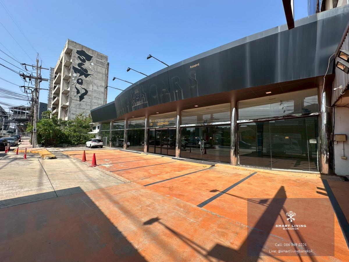 ให้เช่า โชว์รูม ศรีนครินทร์ (Showroom Srinakharin) พื้นที่เชิงพาณิชย์ขนาดใหญ่ 1,000 ตร.ม. ทำเลทองใกล้ MRT กลันตัน