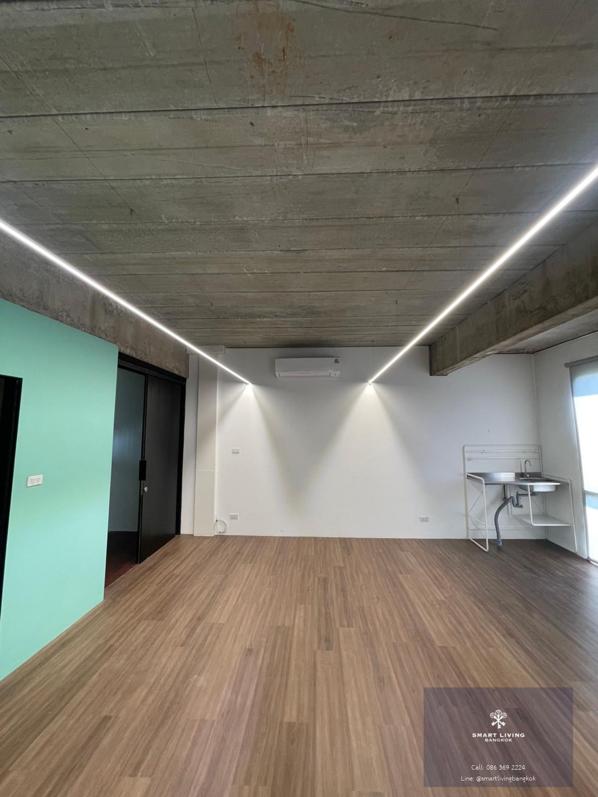 ❤️‍🔥ให้เช่าโฮมออฟฟิศ ยูนิต B รีโนเวทใหม่ ขนาด  300 ตร.ม. | สามารถเข้าได้จากรัชดา 32/ลาดพร้าว 35 | พื้นที่ใหม่ยังไม่มีเคยปล่อยเช่า | พร้อมที่ชาร์จรถ EV | ที่จอดรถมากถึง 4 คัน | ใกล้รถไฟฟ้า BTS: รัชโยธิน , พหลโยธิน 24 และ MRT: ลาดพร้าว