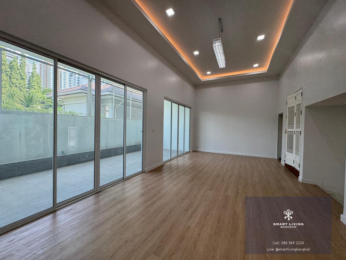 📢👇ขายทาวน์เฮาส์ 3ชั้น ย่านพร้อมพงษ์ 3ห้องนอน ขนาด480 ตรม.  บ้านสวย โปร่ง ตั้งอยู่ในพื้นที่ Em District พร้อมเข้าอยู่