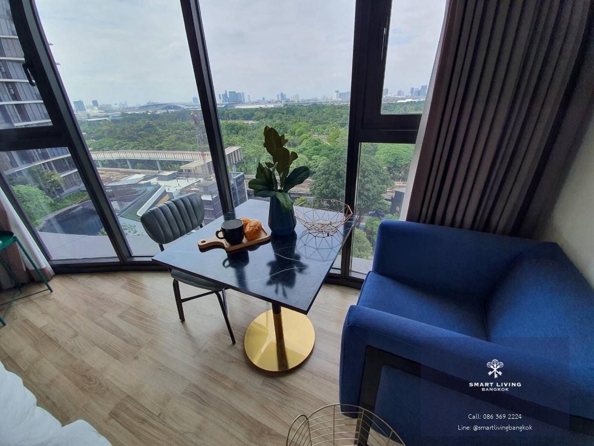 ห้องมุมกระจกโค้ง วิวสวนจตุจักร 2 ห้องนอน The Line จตุจักร–หมอชิต ใกล้ BTS หมอชิต MRT สวนจตุจักร