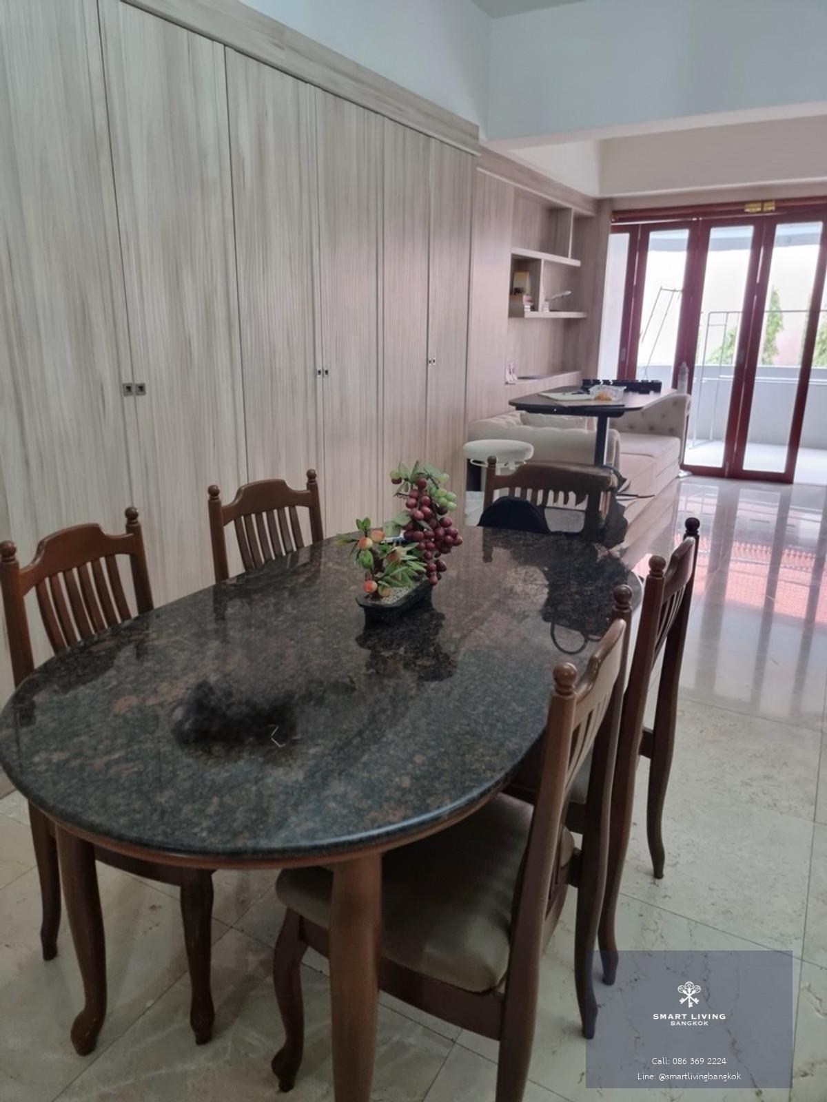 คอนโด 2 ห้องนอน รีโนเวทใหม่ เลี้ยงสัตว์ได้ พร้อมระเบียงขนาดใหญ่ ใกล้ BTS พร้อมพงษ์