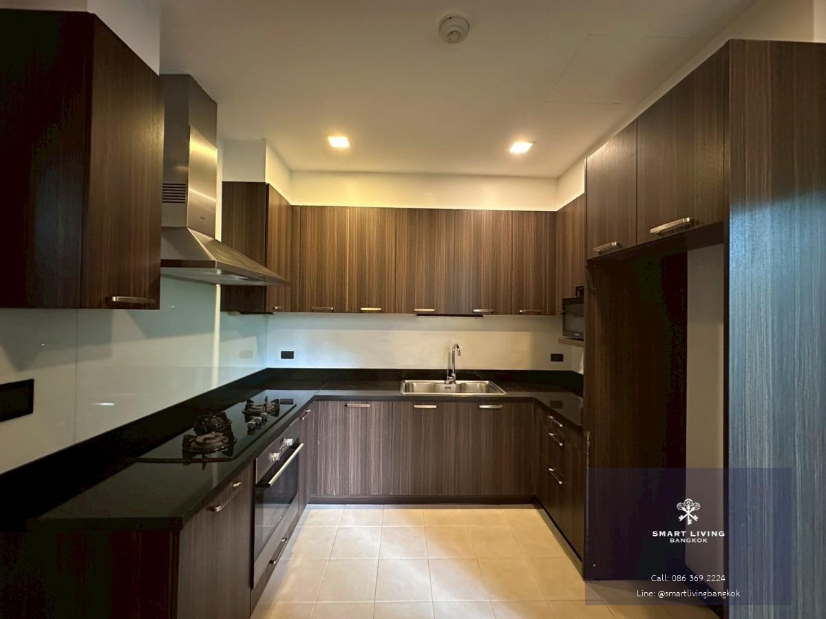 ให้เช่าที่พักอาศัยระดับพรีเมียม The Grand Villa (เดอะ แกรนด์ วิลล่า) ไซส์ยักษ์ 200 ตร.ม. 2 ห้องนอน สเปซเทียบเท่าบ้าน ใกล้ BTS เอกมัย