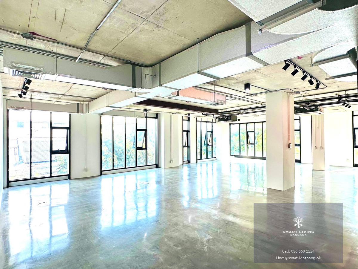 ให้เช่า อาคารสำนักงาน Low rise มีความเป็นส่วนตัว ร่มรื่น ปลอดภัย เดินทางสะดวก ใกล้ BTS อารีย์