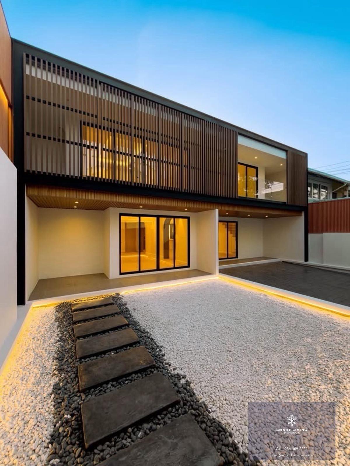 บ้านแฝดสุขุมวิท 81 ใกล้ BTS อ่อนนุช บ้านหรู Modern Luxury ใจกลางเมือง