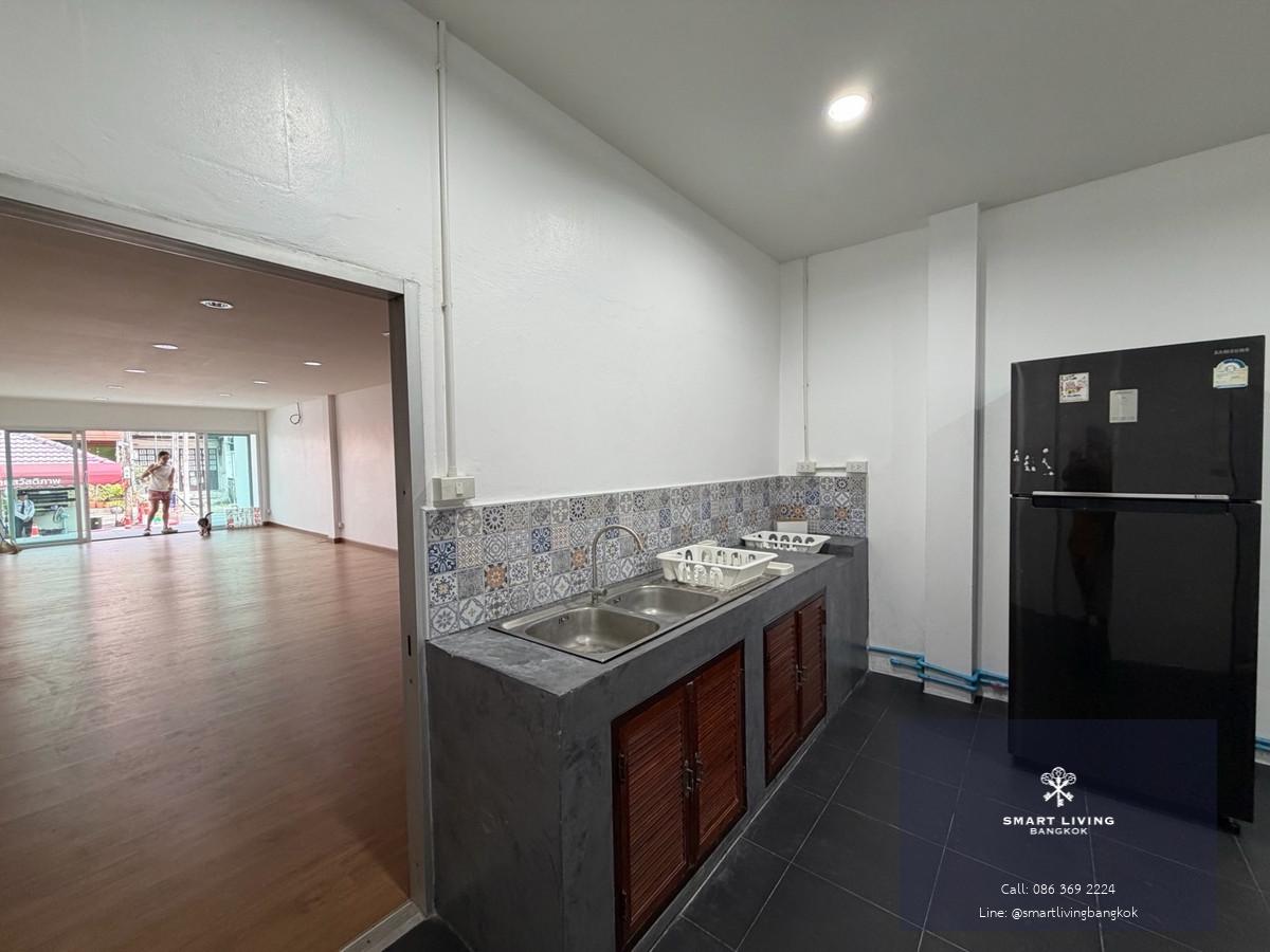 ให้เช่าอาคารพาณิชย์ 4 ชั้น เพิ่งตกแต่ง ประปปรุงใหม่  พัฒนาการ ทำเลชุมชน เหมาะทำธุรกิจ