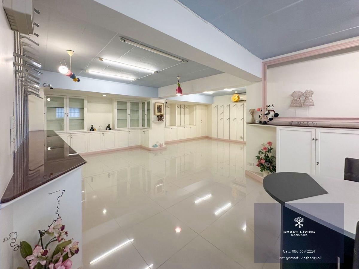 ให้เช่าอาคารสำนักงาน พระโขนง ใกล้ BTS พระโขนง 2 ชั้น ที่จอดรถ 4–5 คัน เหมาะ Home Office ร้านค้า หรือสตูดิโอ