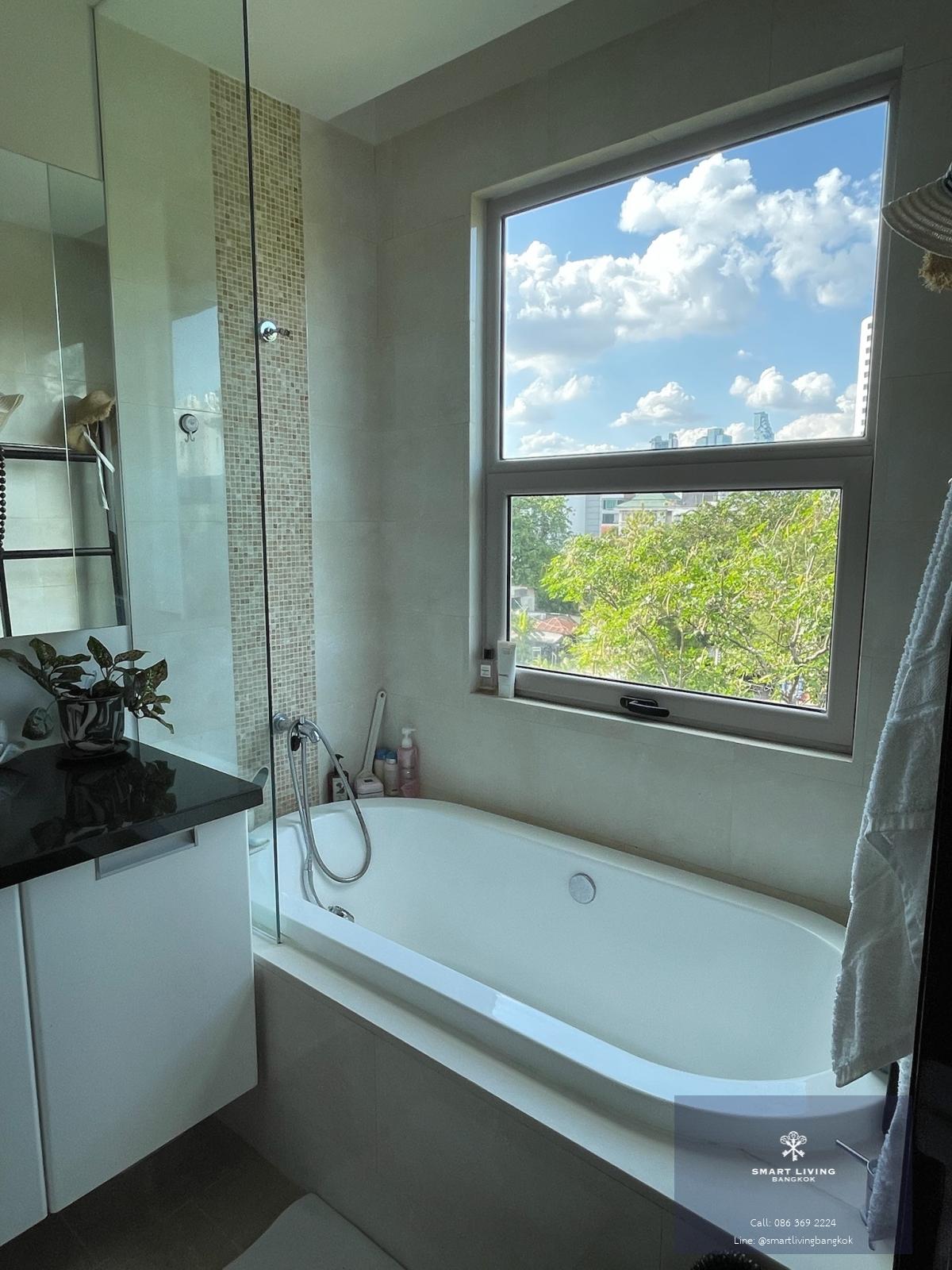 ให้เช่าคอนโดไซส์ใหญ่ THE LOFTS YENNAKART 94 ตร.ม. 2 ห้องนอน แต่งครบ พร้อมฟรีบริการแม่บ้านทำความสะอาด