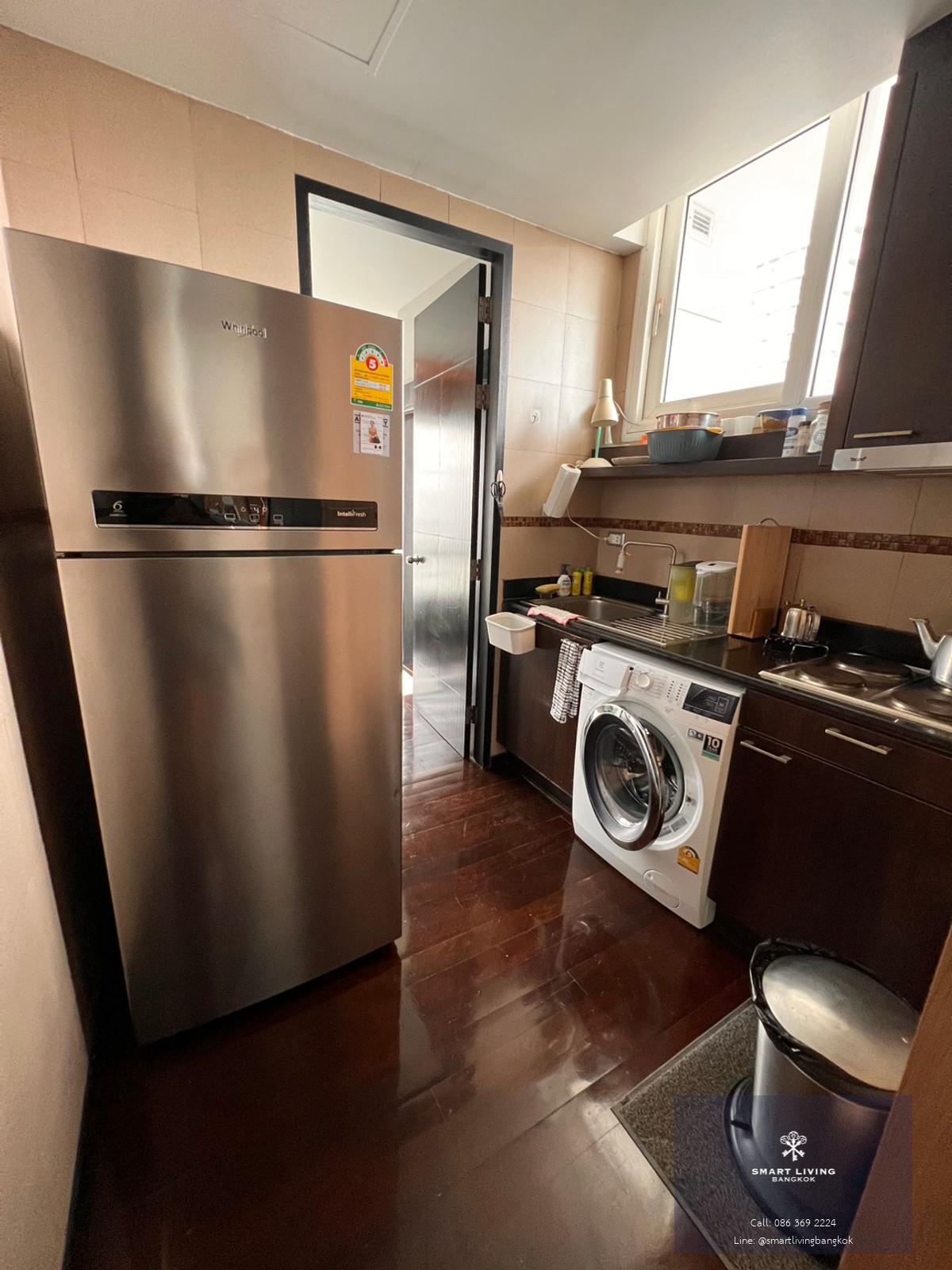 คอนโดห้องขนาดใหญ่ 3 ห้องนอน ในย่านทองหล่อ ทำเล Prime Sukhumvit ที่ได้รับความนิยมสูง เหมาะสำหรับครอบครัว ผู้บริหาร หรือชาวต่างชาติที่ต้องการอยู่อาศัยในใจกลางเมือง พร้อมพื้นที่ใช้สอยจริง รายล้อมด้วยร้านอาหารนานาชาติ คาเฟ่ Community Mall และโรงพยาบาลชั้นนำ