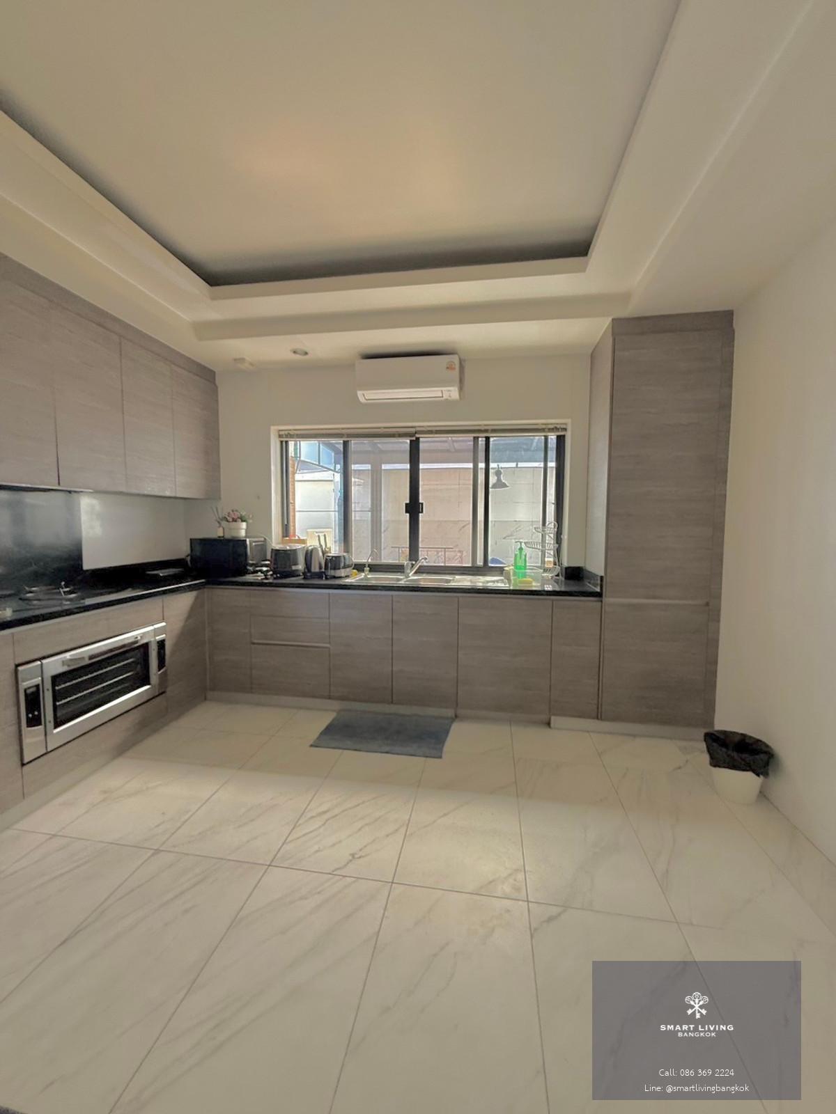 ให้เช่าบ้าน House Pridi Phanomyong  5 ห้องนอน จอดรถได้ถึง 4-6 คัน ใกล้BTS เอกมัย-ทองหล่อ