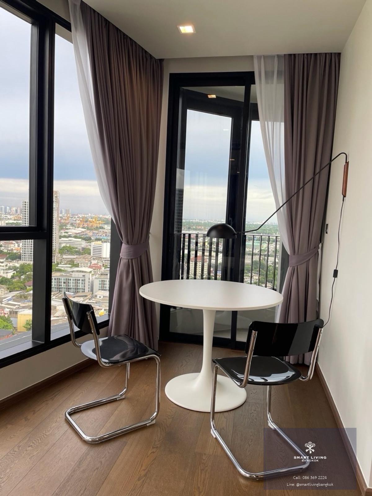 ขายคอนโดห้องมุม Ideo Q Sukhumvit 36 ใกล้ BTS ทองหล่อ 1 ห้องนอน พร้อมห้องทำงาน ดีไซน์กระจกโค้ง ห้องไม่เคยปล่อยเช่า