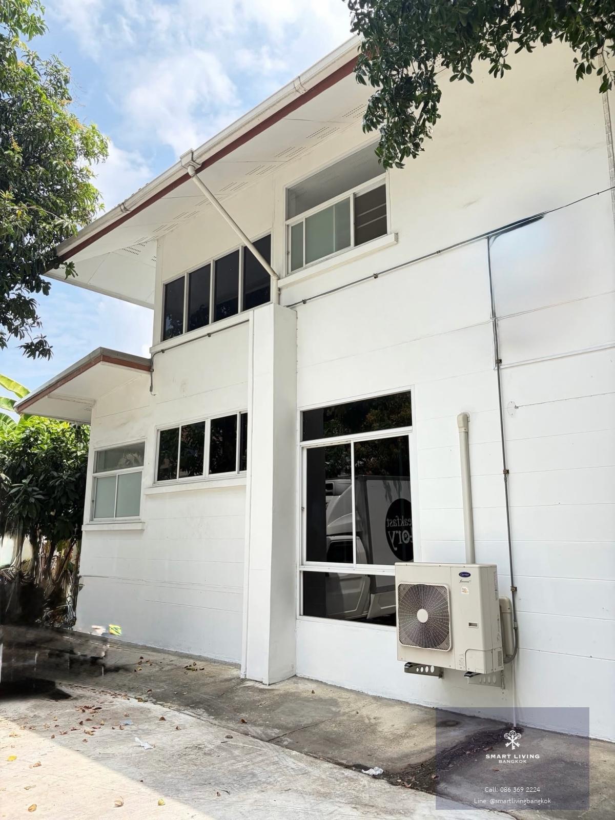 บ้านเดี่ยวให้เช่า ทองหล่อ ใกล้ BTS ทองหล่อ ที่ดิน 176 ตร.วา 4 ห้องนอน พื้นที่สีเขียว ใจกลางไลฟ์สไตล์เมือง