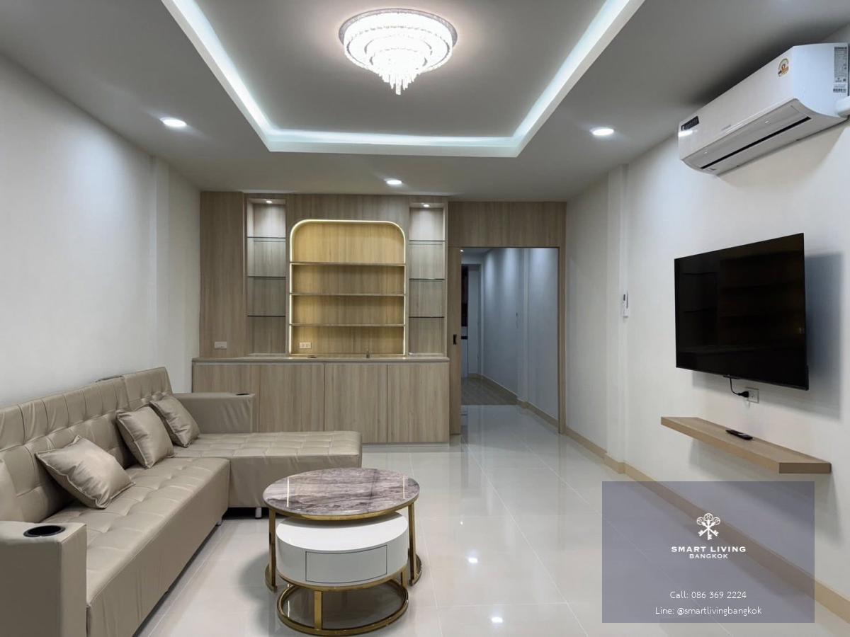 ให้เช่า ทาวน์เฮ้าส์ 3 ชั้น โครงการ House Phum Urai (บ้านพุ่มอุไร) รัชดา-สุทธิสาร 5 ห้องนอน เฟอร์ฯ ครบ ใกล้ MRT