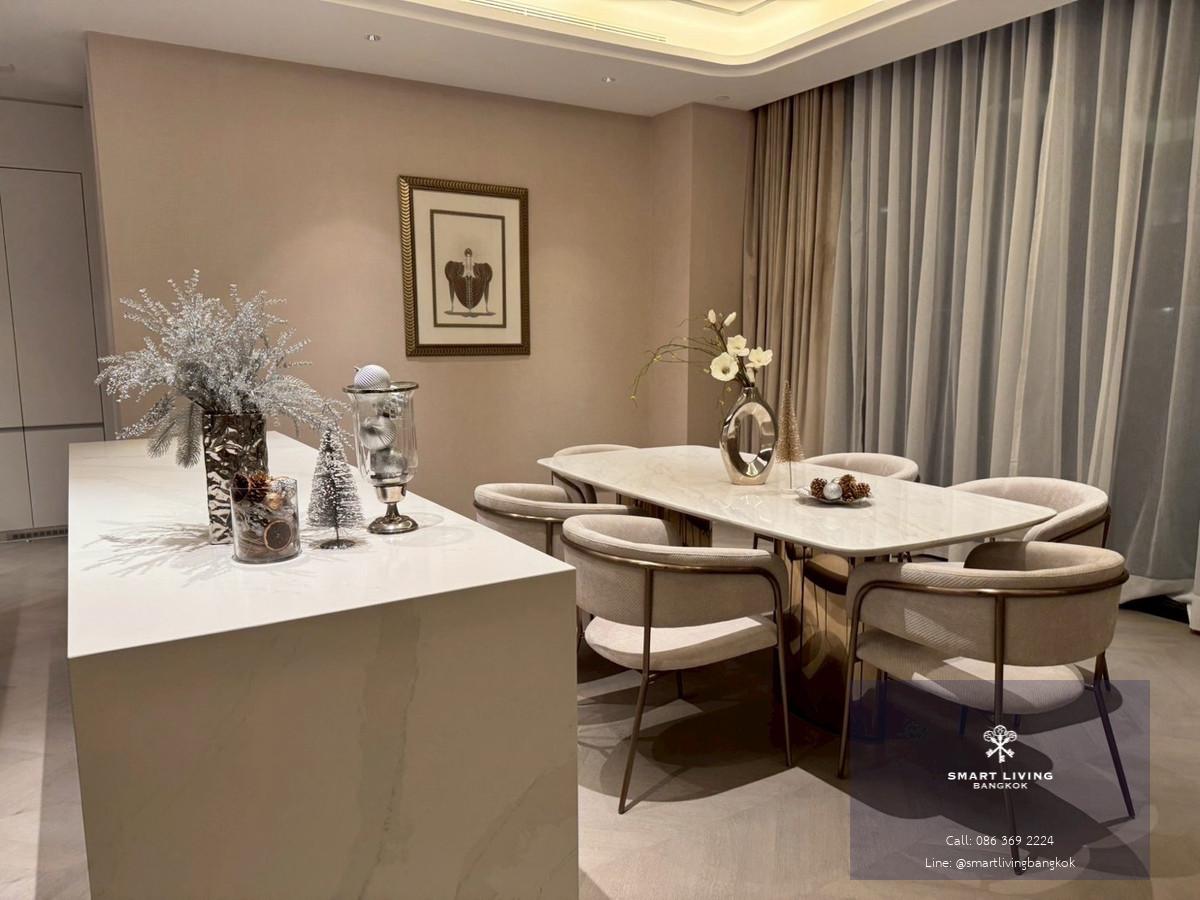 📢👇 สุดยอดการอยู่อาศัยบนถนนวิทยุ ทำเลพรีเมียมที่หลายคนตามหา พร้อมดื่มด่ำกับวิวเมืองแบบ ไม่บล็อก และพื้นที่ใช้สอยกว้างขวาง เรียบหรู น่าอยู่