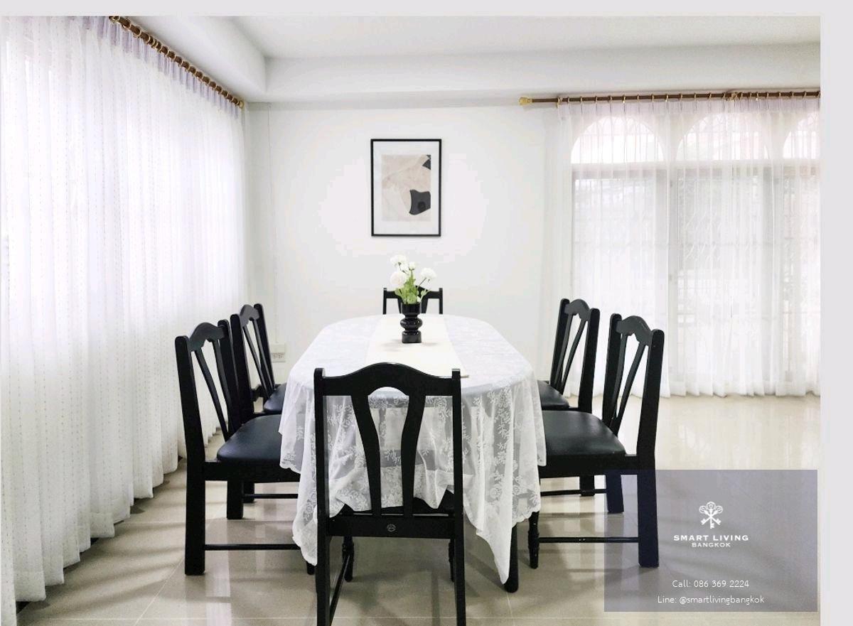 ให้เช่าบ้านเดี่ยว ห้วยขวาง รีโนเวทใหม่ พร้อมอยู่ 5 ห้องนอน 2 ชั้น พื้นที่ใช้สอย 400 ตร.ม บนที่ดิน 70 ตร.ว ทำเลใกล้ตลาดกลางคืน เหมาะอยู่อาศัยหรือทำ Airbnb รองรับลูกค้าต่างชาติ