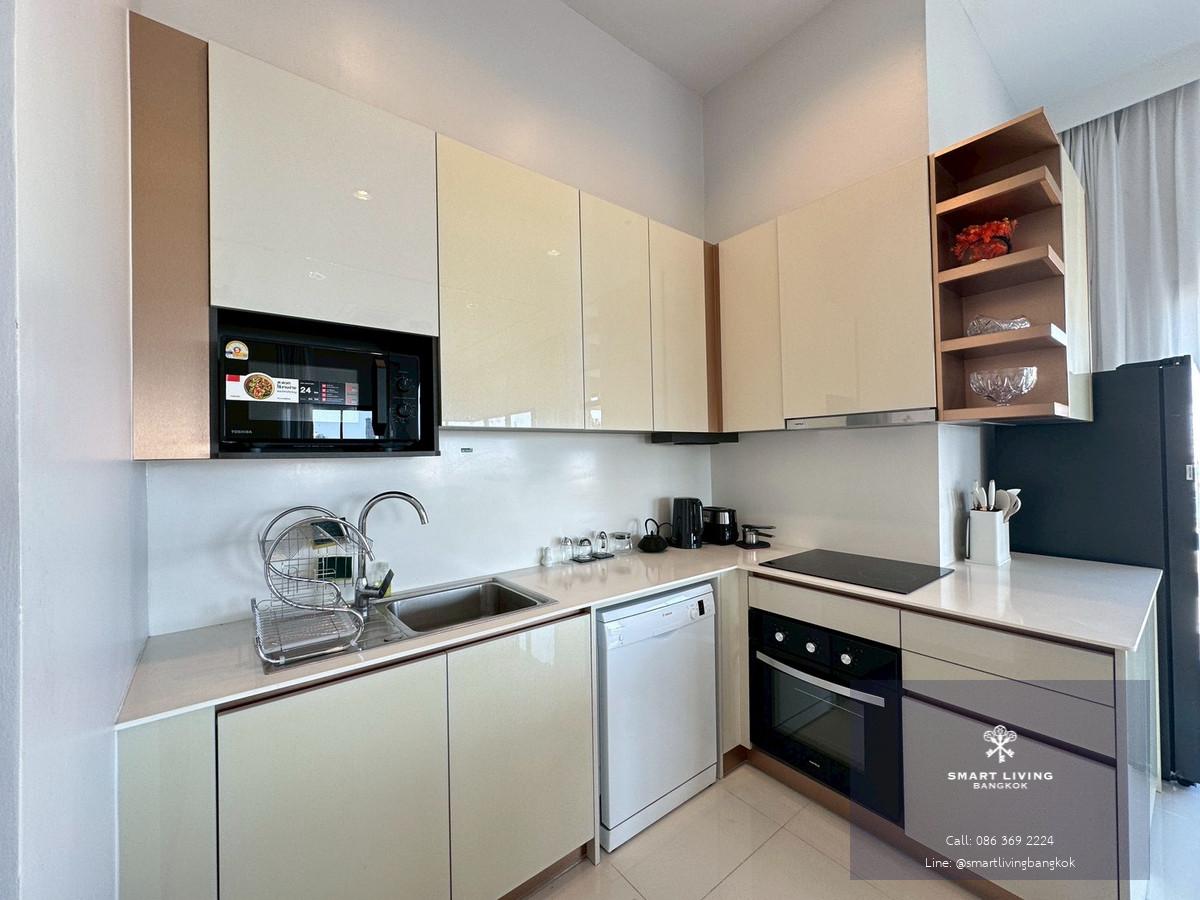 Luxury Family Penthouse-Style Living in Sathorn | Large 4-Bedroom Near BTS St. Louis | และรายล้อมด้วยอาคารสำนักงาน โรงเรียนนานาชาติ โรงพยาบาล และร้านอาหารระดับนานาชาติ