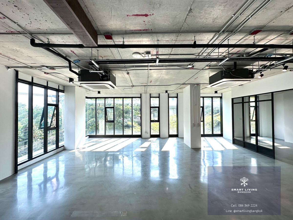 ให้เช่า อาคารสำนักงาน Low rise มีความเป็นส่วนตัว ร่มรื่น ปลอดภัย เดินทางสะดวก ใกล้ BTS อารีย์