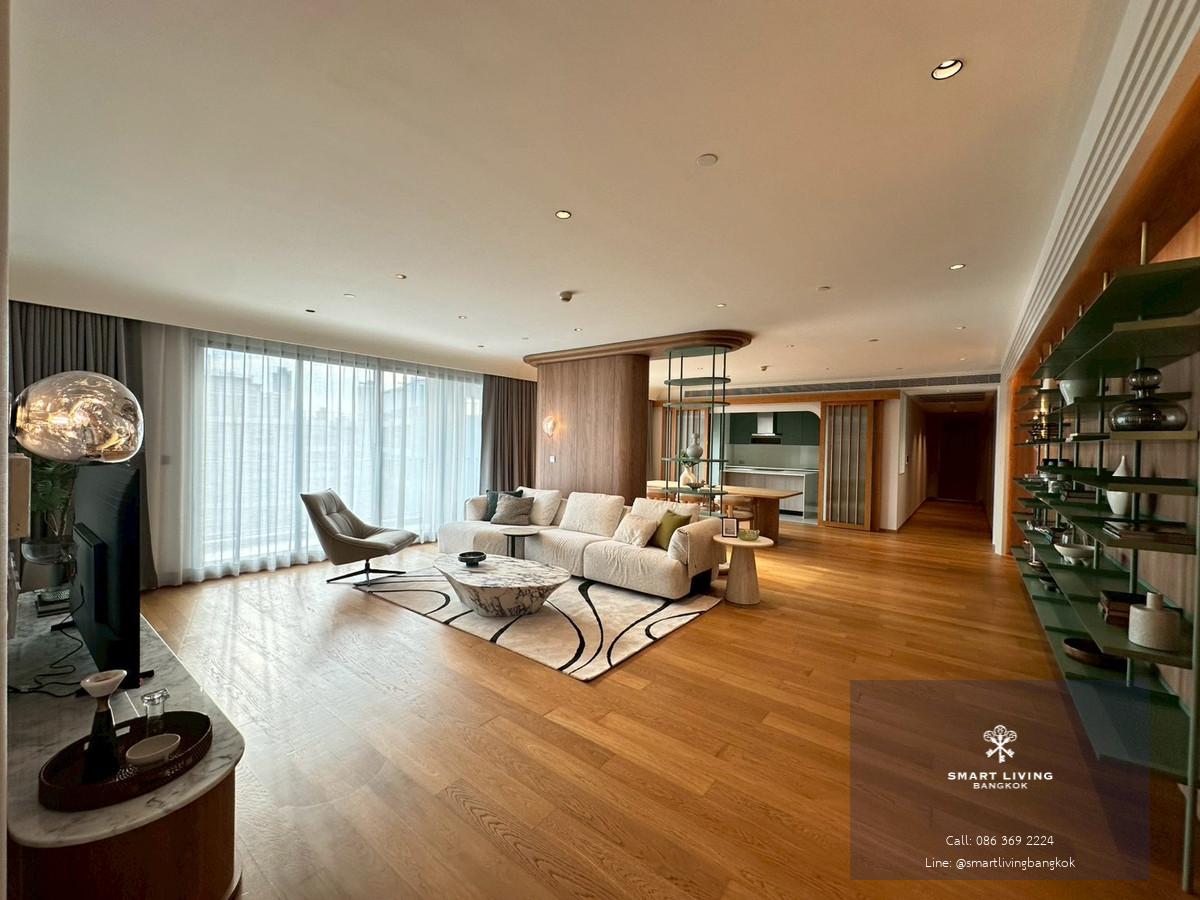 Condo for sale just only 164,xxx per/sq.m! 4 Bedroom combine very huge size located at Yenakart easy to access Sathorn and Rama 4