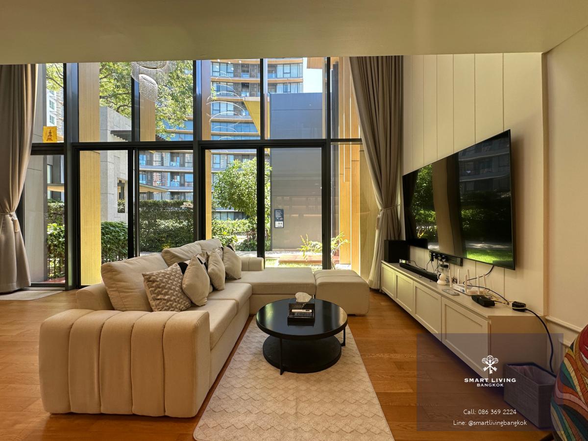 ปล่อยเช่าคอนโด 2 ชั้น Sky House Duplex โครงการ The Lumpini 24 (230 ตร.ม. 3 นอน 3 น้ำ มีครัวปิด) ตกแต่งโมเดิร์น โปร่งโล่ง ใกล้ BTS พร้อมพงษ์ และห้างเอ็มโพเรียม หิ้วกระเป๋าเข้าอยู่ได้เลย