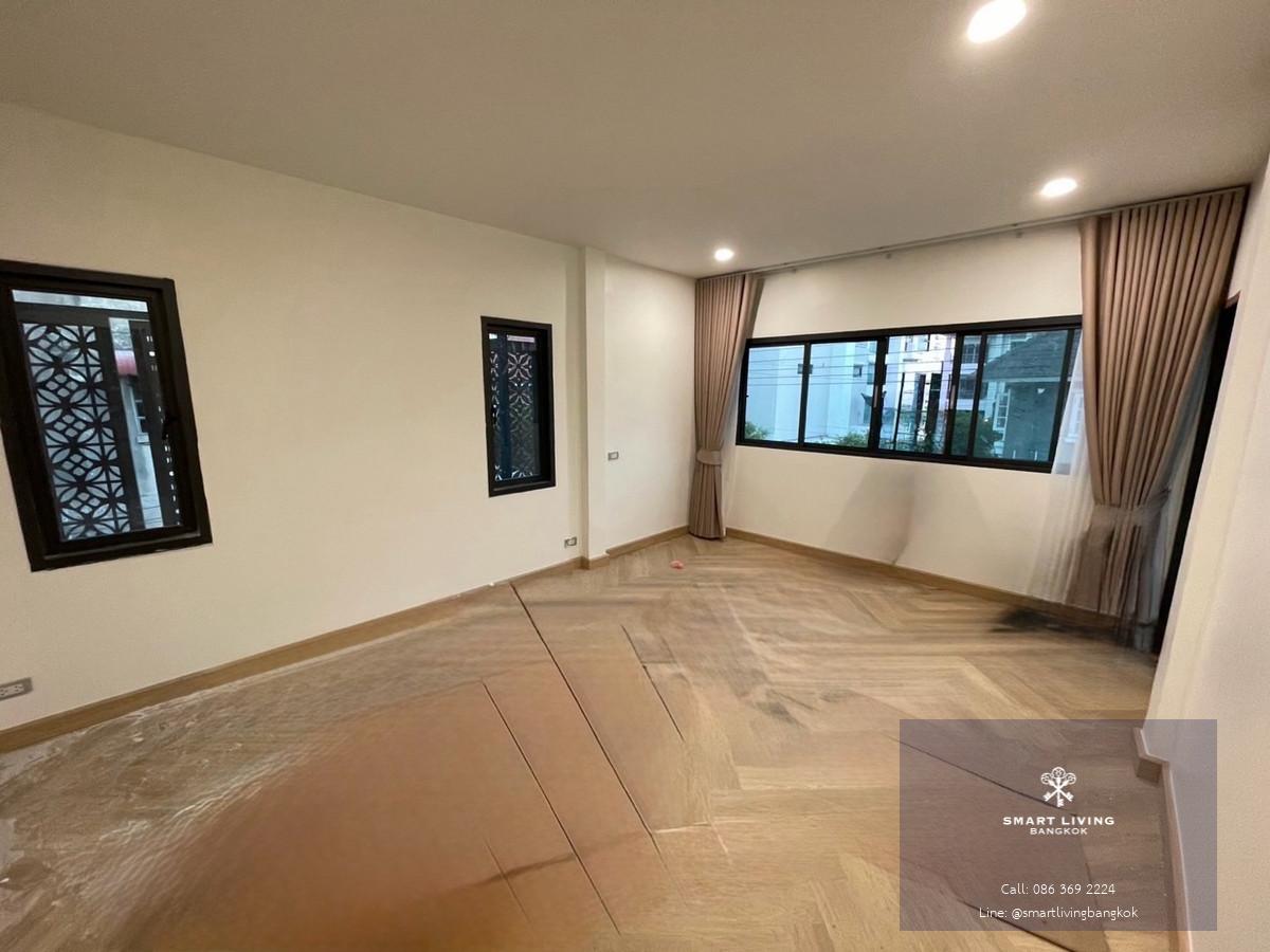 ขายบ้านเดี่ยว นวมินทร์ หลังมุม รีโนเวทใหม่ทั้งหลัง บ้านเพดานสูง ทำเลใกล้ Fashion Island