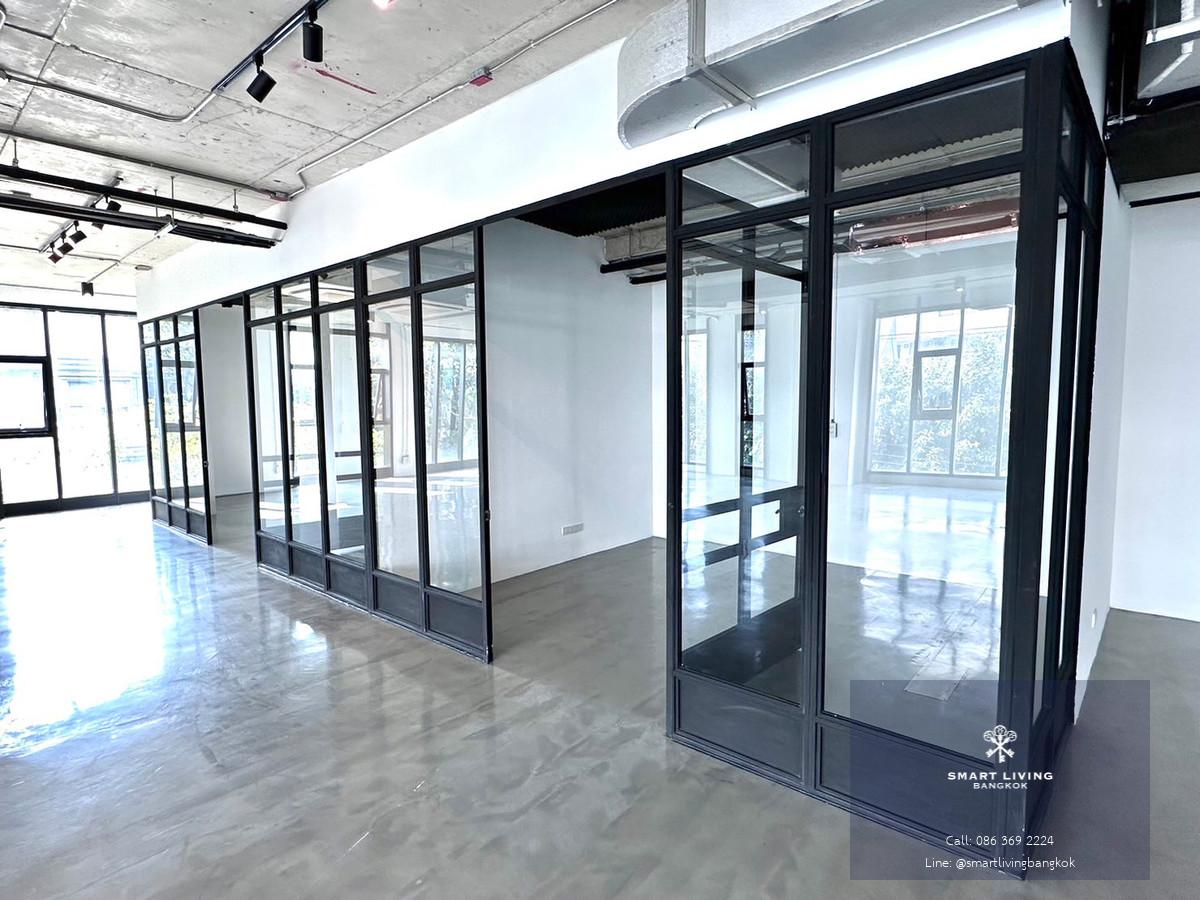 ให้เช่า อาคารสำนักงาน Low rise มีความเป็นส่วนตัว ร่มรื่น ปลอดภัย เดินทางสะดวก ใกล้ BTS อารีย์