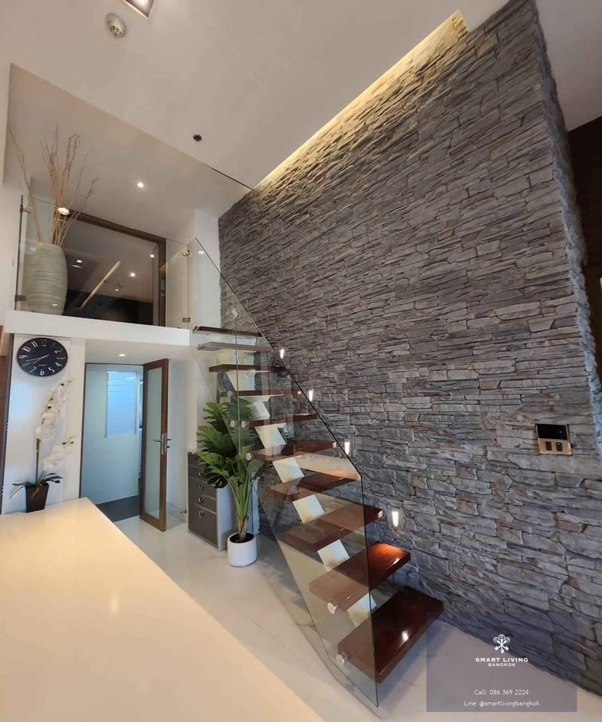 59 Heritage for rent! 4 Bed Duplex penthouse rare unit fully furnished located in Ekamai near BTS