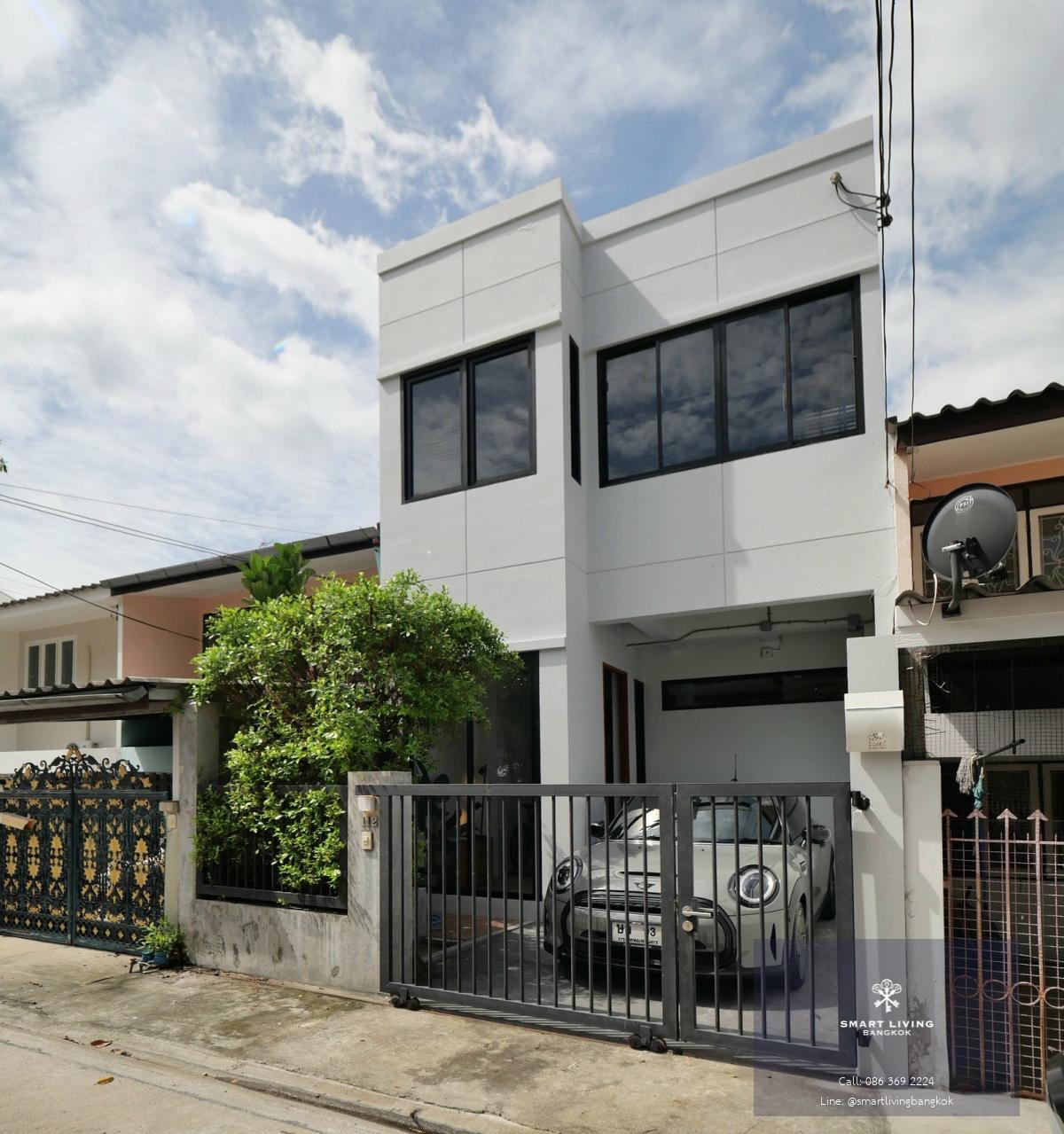 📢👇 Ready to move in :Townhouse at Soi Soonvijai Petchaburi road, modern loft style near Bangkok Hospital