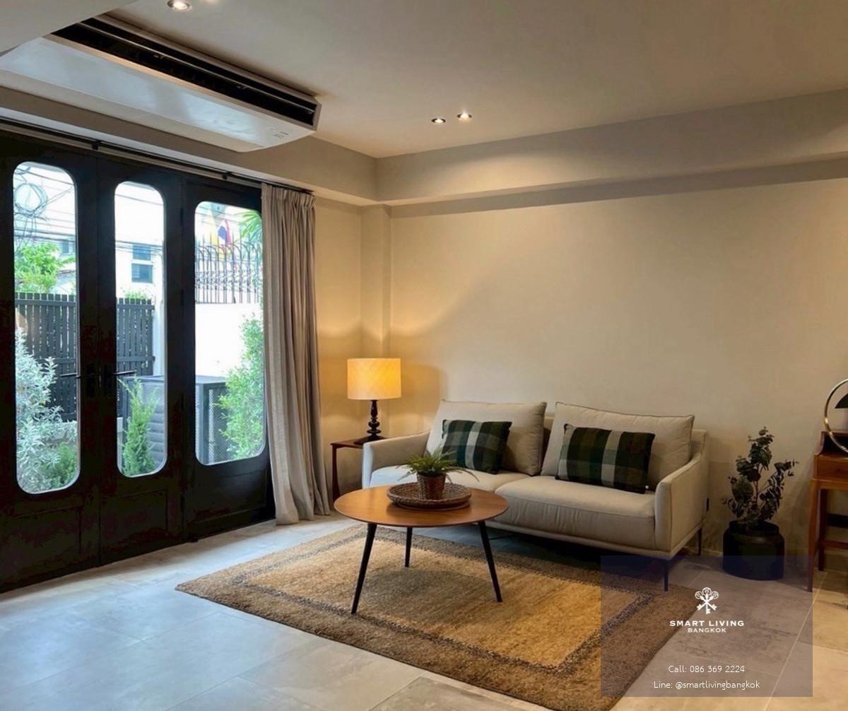 ขายและให้เช่าทาวน์เฮาส์รีโนเวท 4 ห้องนอน ใกล้ BTS พระโขนง สุขุมวิท เอกมัย เหมาะอยู่อาศัย โฮมออฟฟิศ หรือปล่อยเช่าลงทุน