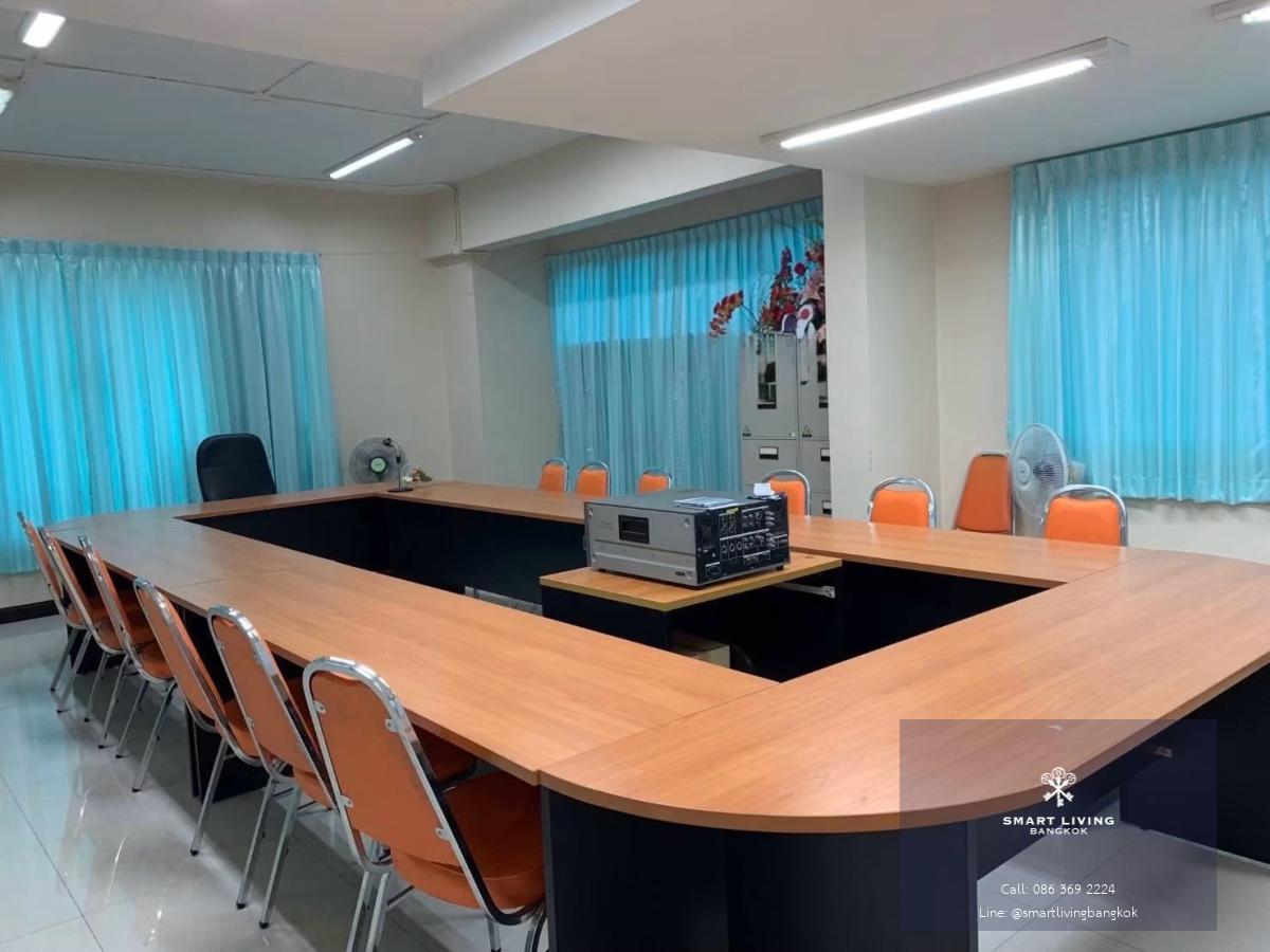 ขาย Home Office 4 ชั้น ลาดพร้าว วังหิน ใกล้ MRT สายสีเหลือง พื้นที่ 80 ตร.ว 5 ห้องนอน 6 ห้องน้ำ อาคารสร้างเองวัสดุเกรดเอ เหมาะทำธุรกิจและอยู่อาศัย ราคา 29,000,000 บาท
