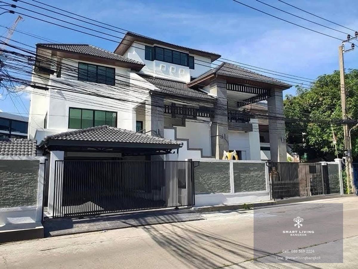 ให้เช่าสำนักงานขนาดใหญ่ Town in Town อาคาร 4.5 ชั้น พื้นที่ใช้สอย 600 ตร.ม ใกล้ Central EastVille CDC และทางด่วนเอกมัย–รามอินทรา