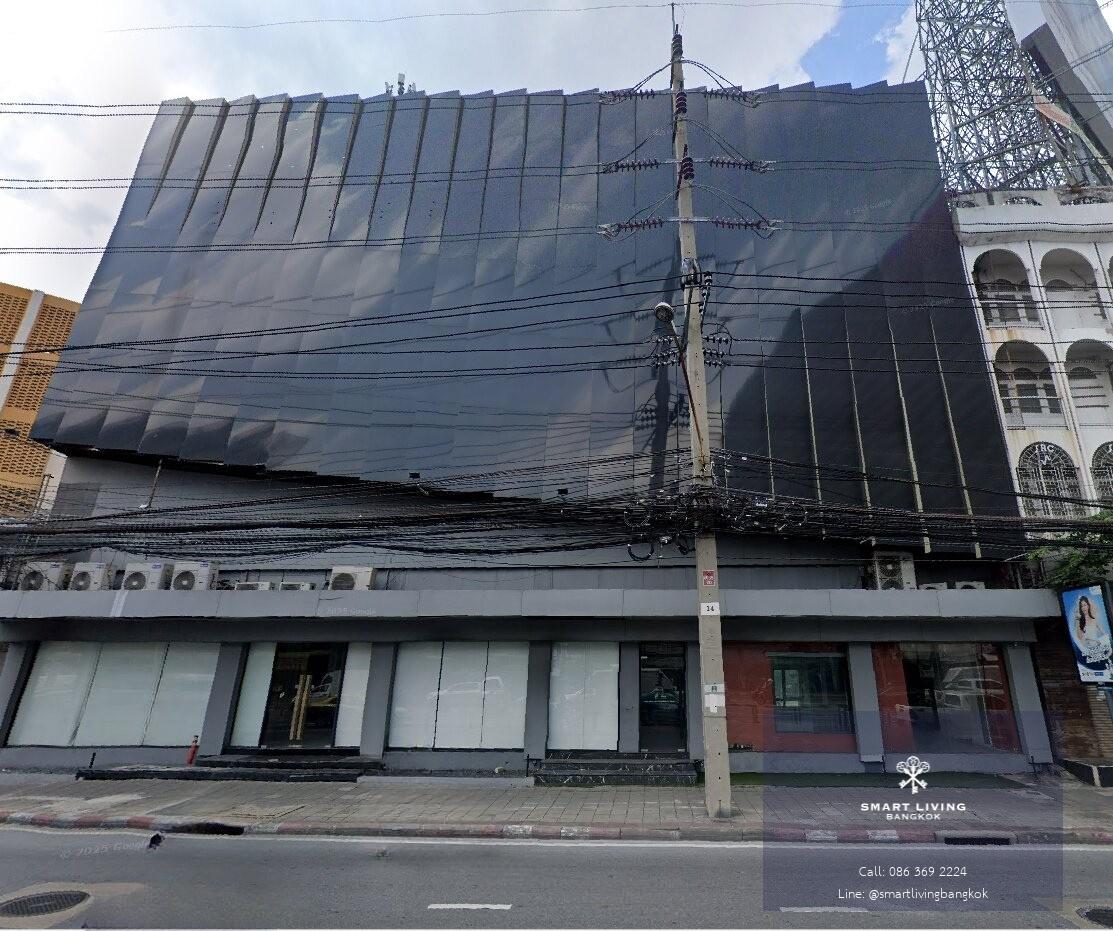 ให้เช่า โชว์รูมสแตนด์อโลน 5 ชั้น ติดถนนใหญ่ดินแดง-วิภาวดี พื้นที่ 1,600 ตร.ม. จอดรถได้ 20 คัน ใกล้ BTS อนุสาวรีย์ชัยฯ