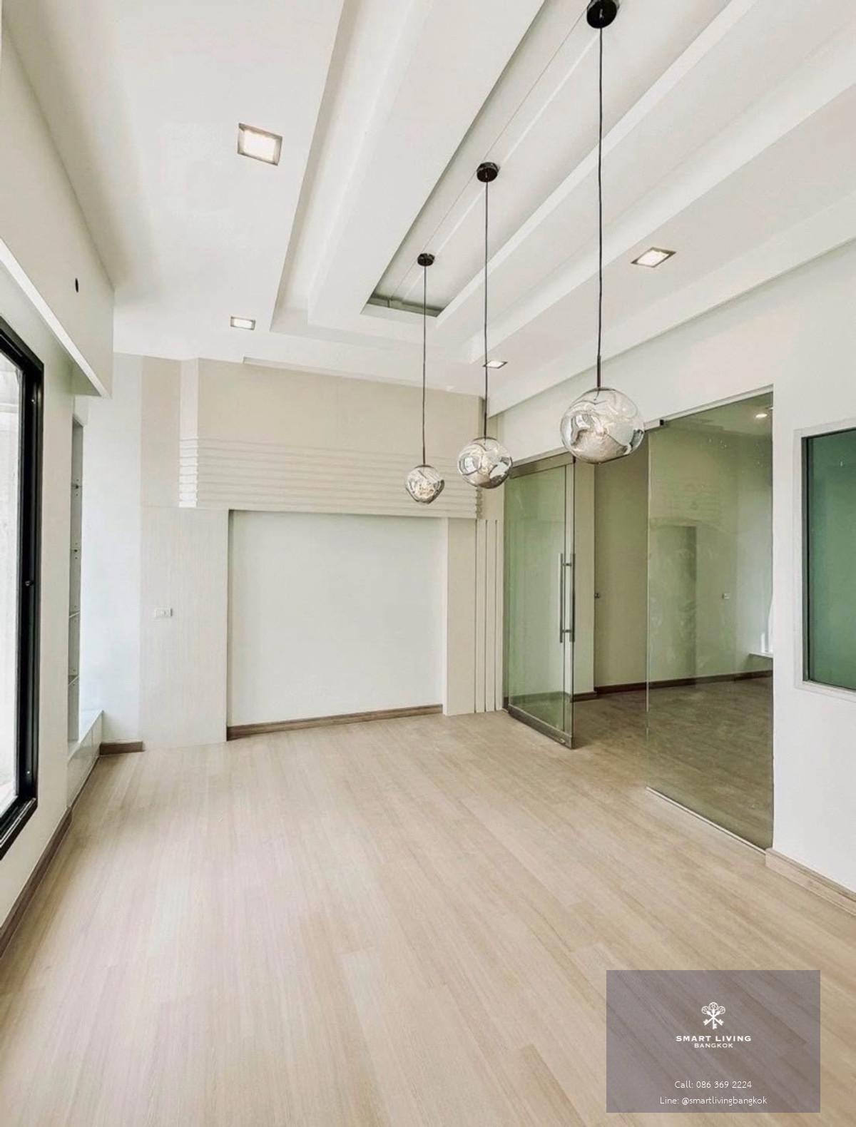 โฮมออฟฟิศ 4 ชั้น บ้านกลางเมือง พระราม 9 ลาดพร้าว  Town in Town รีโนเวทใหม่ ใกล้รถไฟฟ้าและทางด่วน