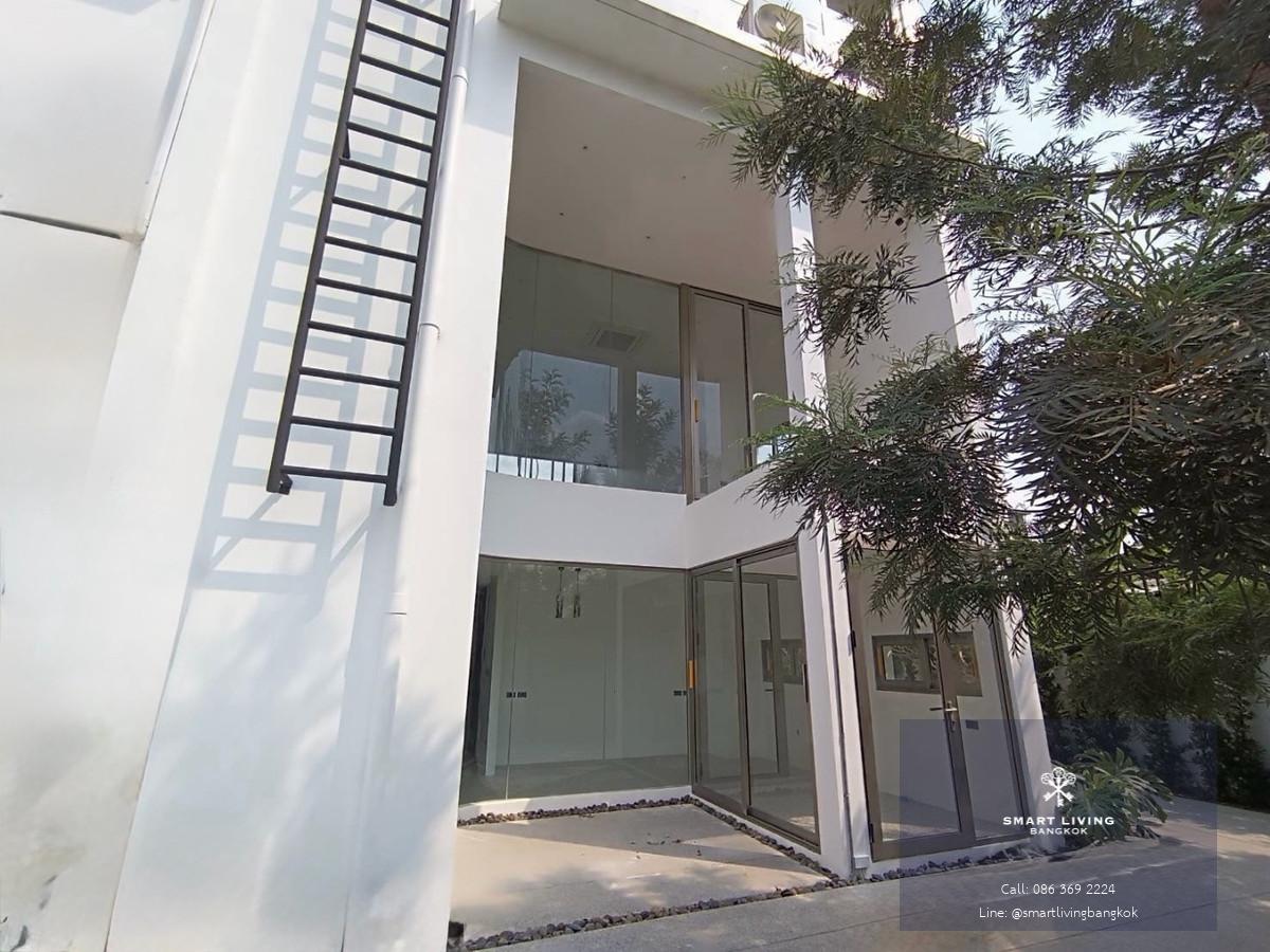 ขายโฮมออฟฟิศหรูพร้อมลิฟต์ รัชดา-ลาดพร้าว ใกล้ MRT ภาวนา พื้นที่ใช้สอย 400 ตร.ม จอดรถได้สูงสุด 6 คัน รองรับธุรกิจและอยู่อาศัย