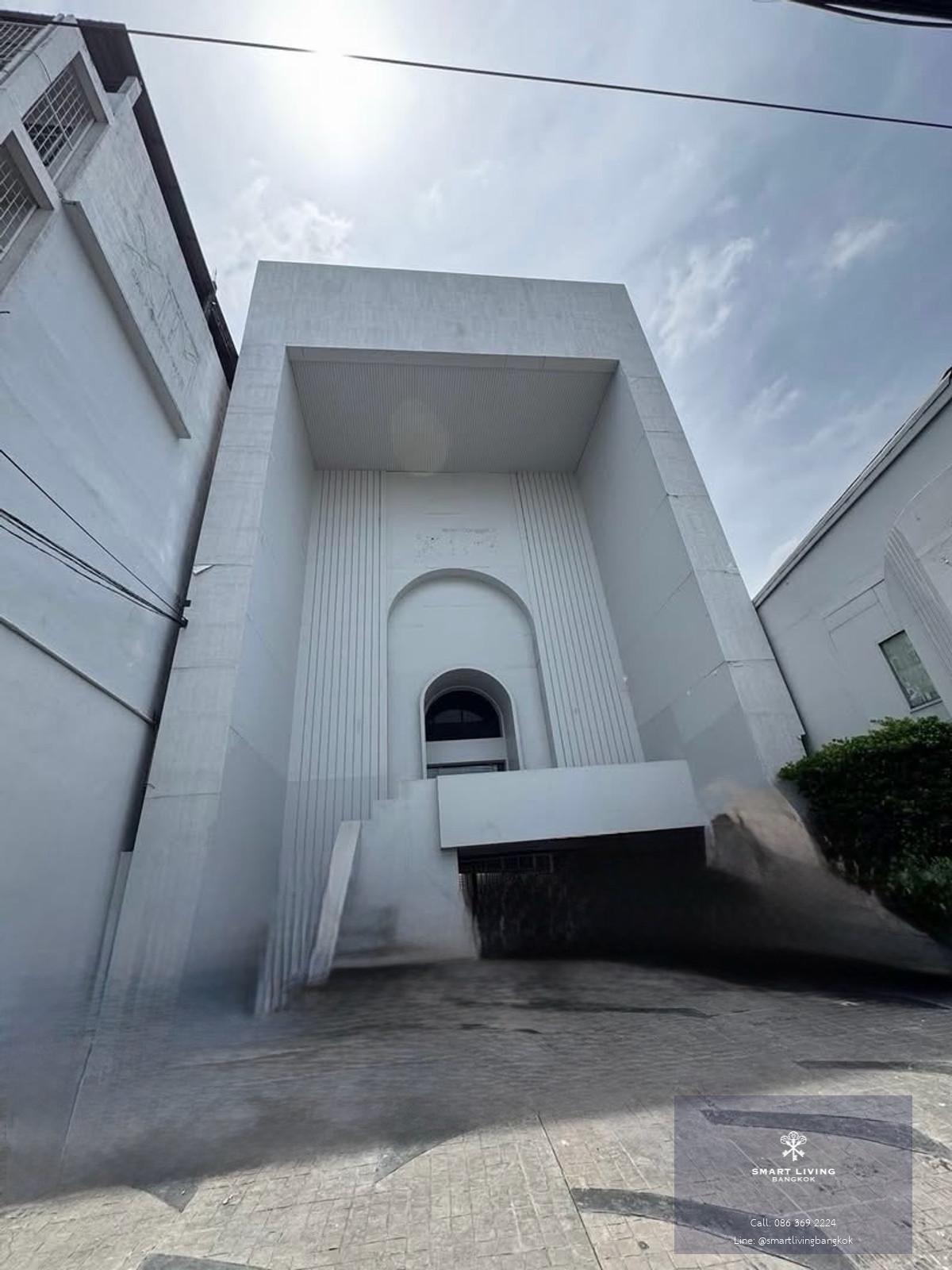 ขาย/ให้เช่า อาคารสำนักงาน 4 ชั้น ติดถนนสุขสวัสดิ์ ใกล้ BTS ประชาอุทิศ พื้นที่ 1,400 ตร.ม จอดรถ 16+ คัน เหมาะสำนักงานใหญ่หรือองค์กรขนาดใหญ่