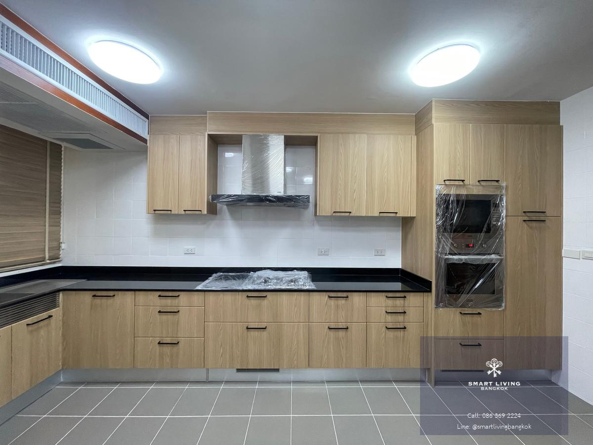 คอนโดห้องขนาดใหญ่พิเศษกว่า 316 ตารางเมตร ในย่านสุขุมวิท – พร้อมพงษ์ เหมาะสำหรับครอบครัวที่ต้องการพื้นที่ใช้สอยขนาดใหญ่ ใจกลางเมือง ใกล้ BTS Phrom Phongและห้าง Emporium / EmQuartier พร้อมสิ่งอำนวยความสะดวกระดับเมือง