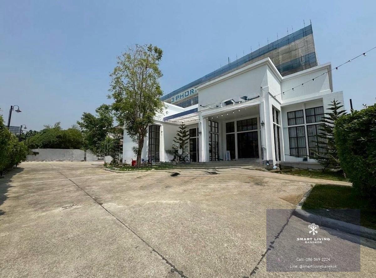 ขายอาคารบนที่ดินขนาดใหญ่  พร้อมผู้เช่าสัญญาถึง เมษายน 2570 ย่านแบริ่ง ใกล้ BTS เพียง 3 นาที ขนาด 351 ตร.ว พร้อมที่จอดรถ 10 คัน เหมาะทำธุรกิจ