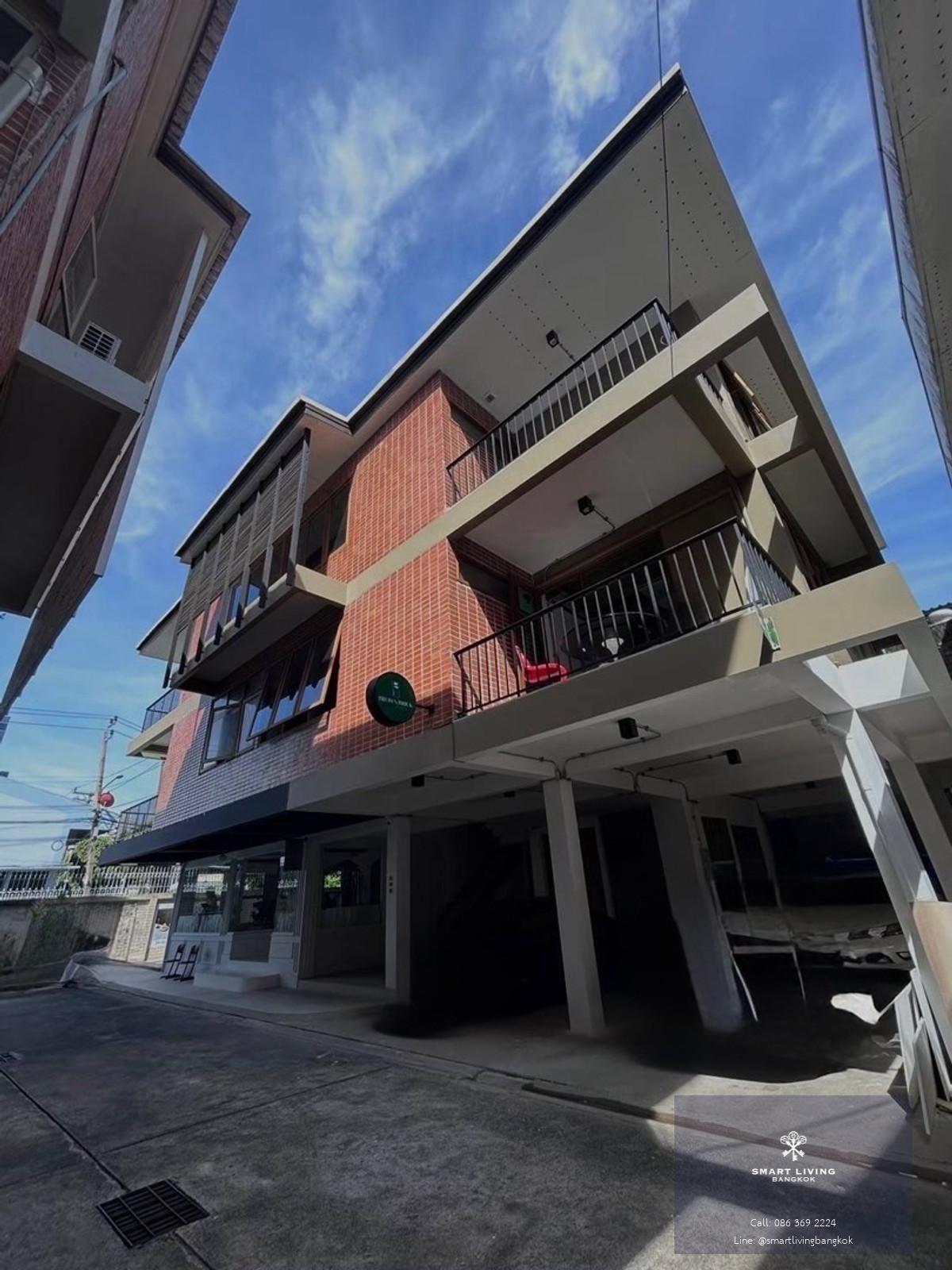 ให้เช่าพื้นที่เชิงพาณิชย์  2 ชั้น ขนาด 180 ตร.ม เหมาะ Pilates Studio คลินิก Wellness หรือ Creative Office ทำเลทองหล่อ