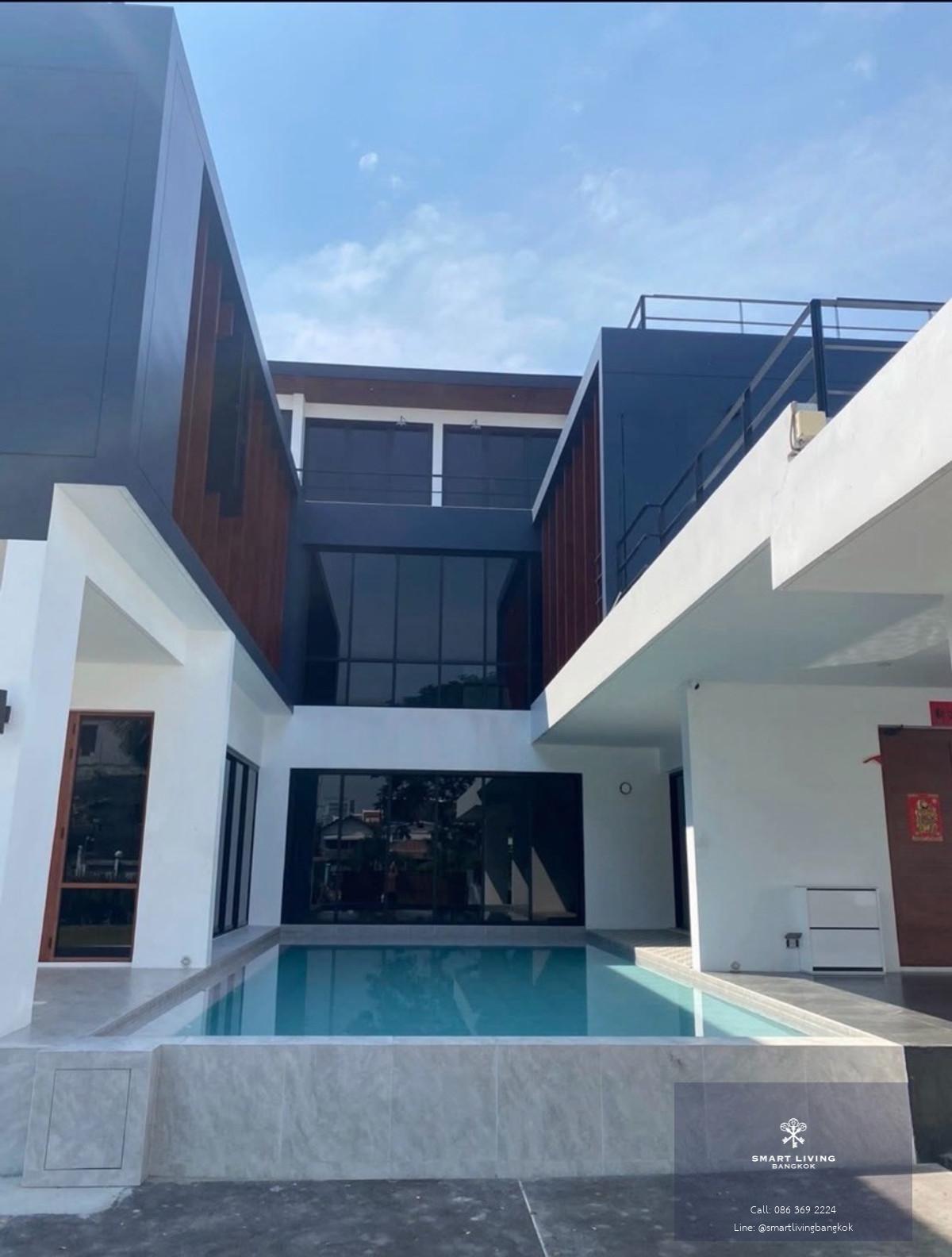 บ้านเดี่ยว 3 ชั้น พร้อมสระว่ายน้ำส่วนตัว สุขุมวิท 62 ใกล้ BTS บางจาก (ขาย / เช่า)