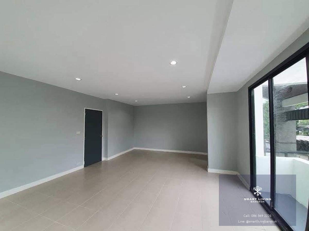 ให้เช่าสำนักงานขนาดใหญ่ Town in Town อาคาร 4.5 ชั้น พื้นที่ใช้สอย 600 ตร.ม ใกล้ Central EastVille CDC และทางด่วนเอกมัย–รามอินทรา