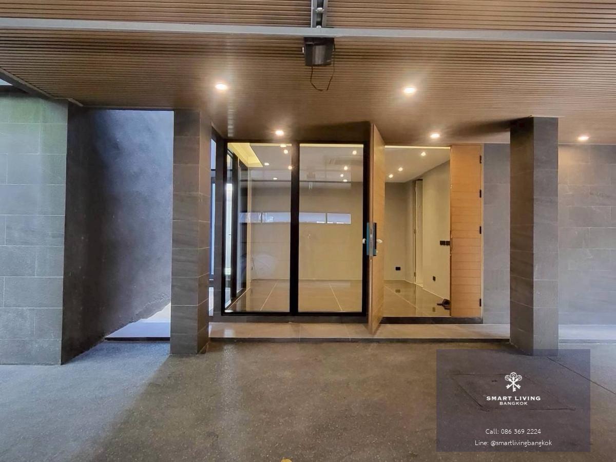 บ้านเดี่ยว Ultra Luxury ศรีนครินทร์  พร้อมสระว่ายน้ำและลิฟต์ส่วนตัว ใกล้ Paradise Park และ Berkeley International School