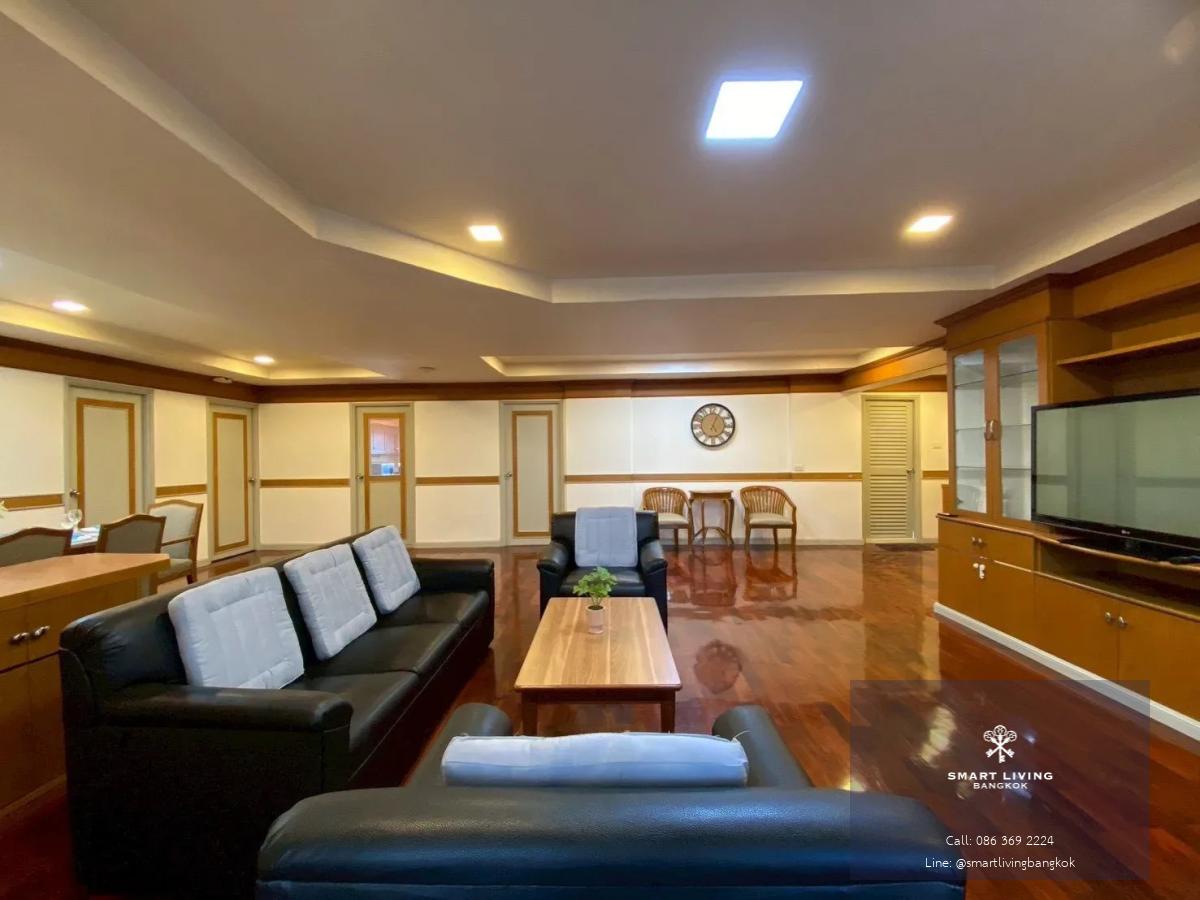 ให้เช่าอพาร์ตเมนต์ พร้อมพงษ์ (3นอน 260ตร.ม.) สเปซกว้างมากสุดคุ้ม Pet Friendly เลี้ยงสัตว์ได้ ทำเลใจกลางสุขุมวิท 39 ใกล้ BTS