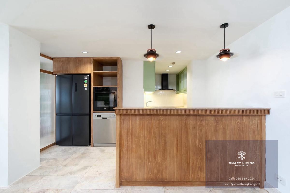 คอนโด 3 ห้องนอน รีโนเวทใหม่ สุขุมวิท 15 ตรงข้าม NIST ใกล้ BTS อโศก พื้นที่ใหญ่ 150 ตร.ม เหมาะสำหรับครอบครัว