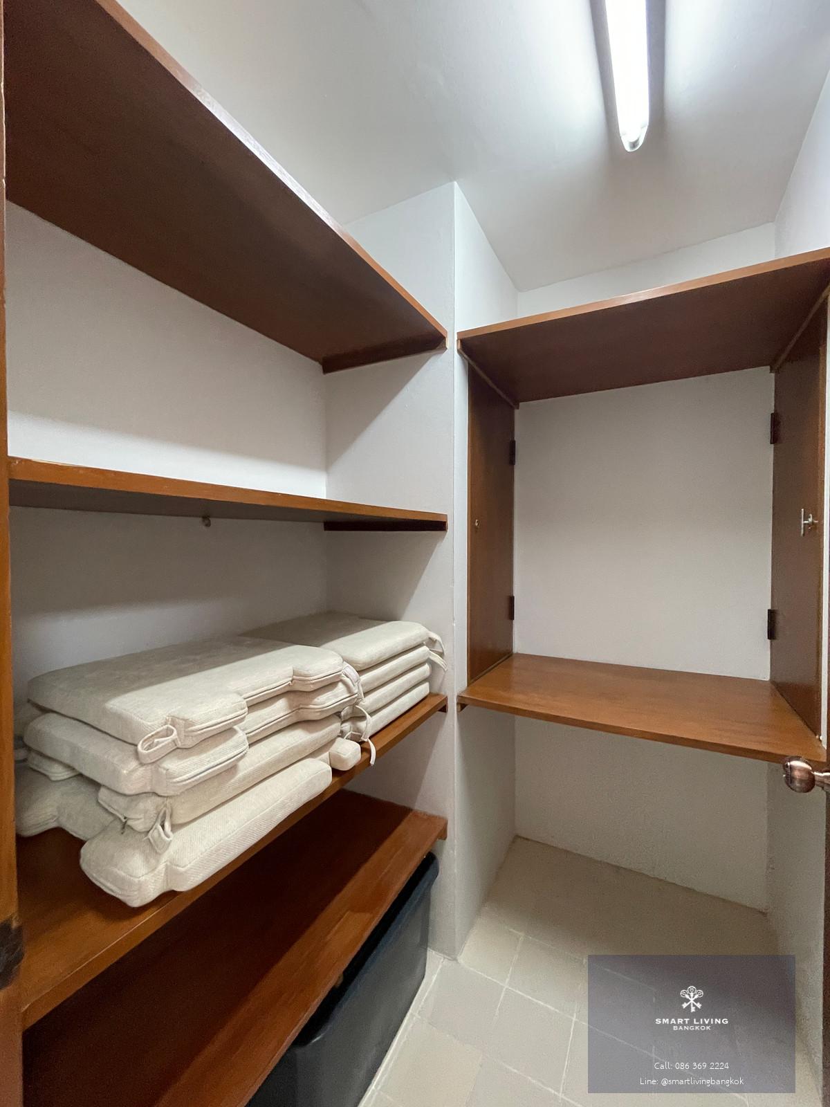 คอนโดห้องขนาดใหญ่พิเศษกว่า 316 ตารางเมตร ในย่านสุขุมวิท – พร้อมพงษ์ เหมาะสำหรับครอบครัวที่ต้องการพื้นที่ใช้สอยขนาดใหญ่ ใจกลางเมือง ใกล้ BTS Phrom Phongและห้าง Emporium / EmQuartier พร้อมสิ่งอำนวยความสะดวกระดับเมือง