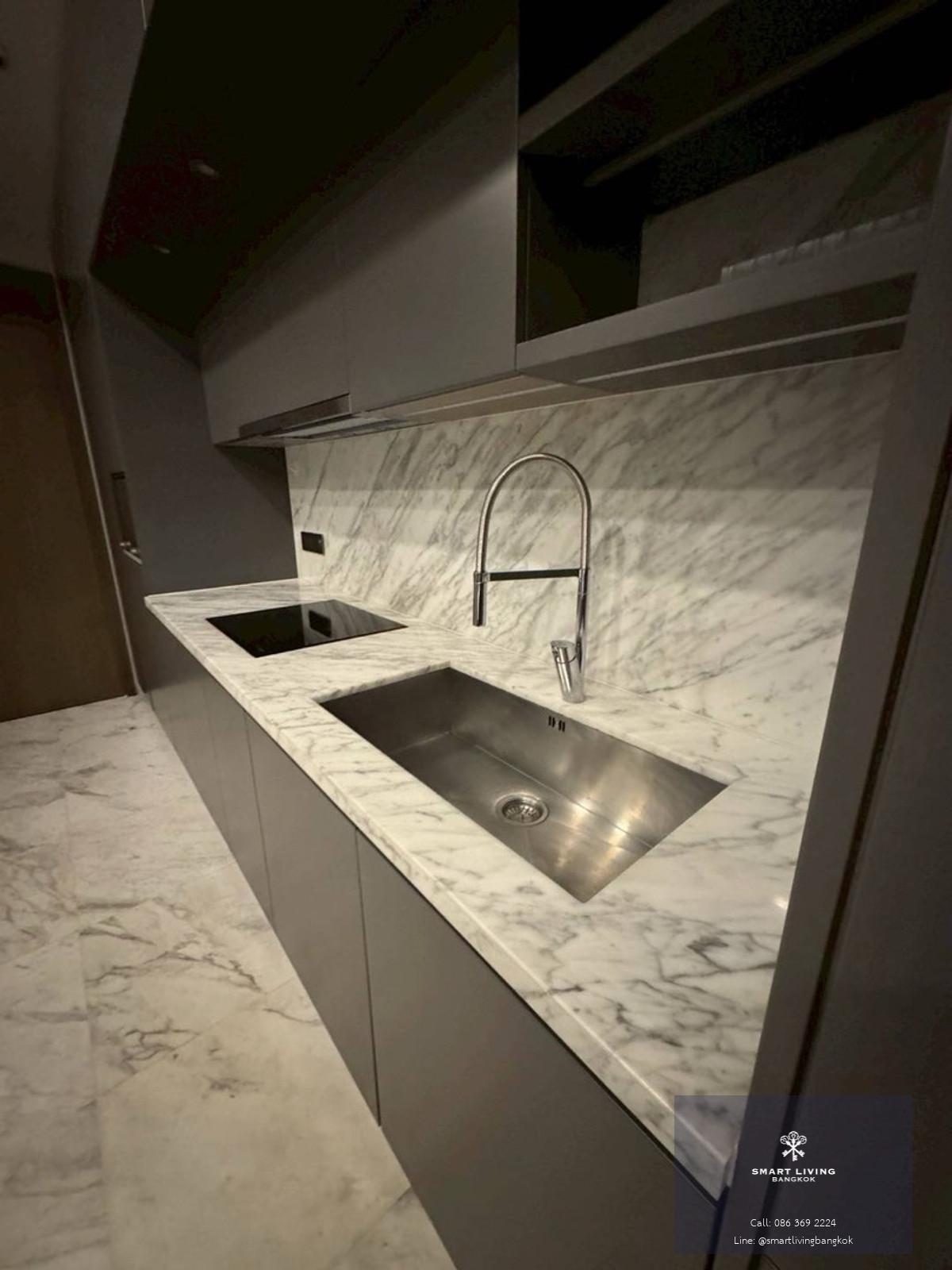 คอนโดให้เช่า Monument Thonglor 3 ห้องนอน เลี้ยงสัตว์ได้ พื้นที่ขนาดใหญ่ ย่านทองหล่อ